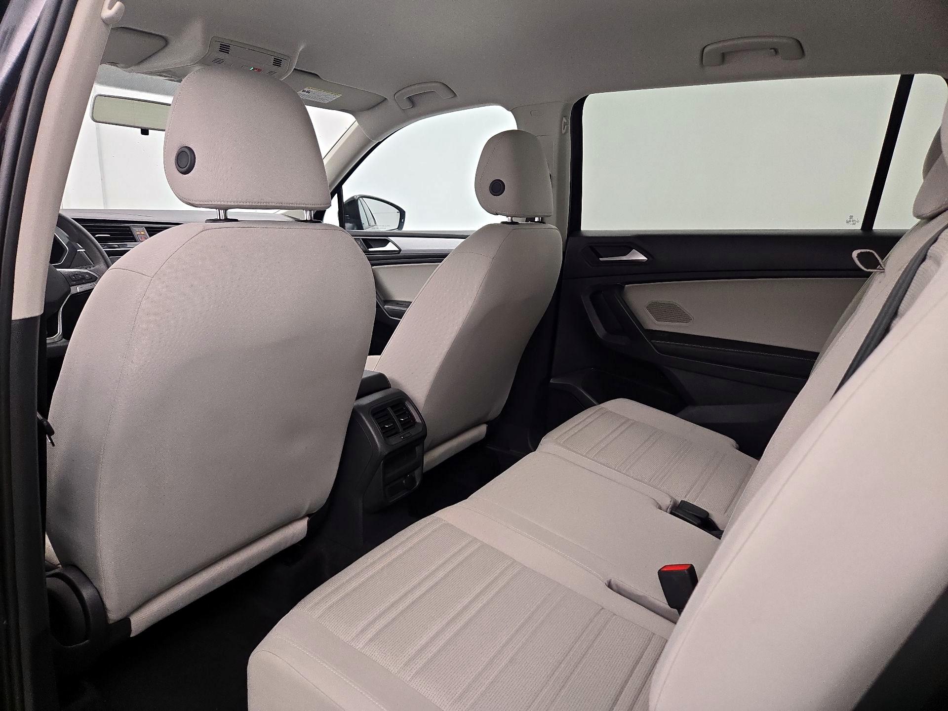 Thumbnail: 2022 Volkswagen Tiguan - 19