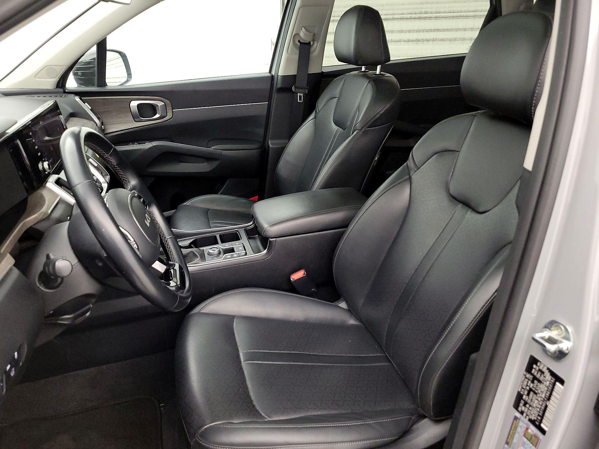 Thumbnail: 2022 Kia Sorento - 11