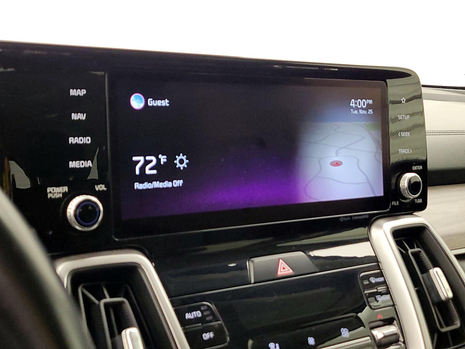 Thumbnail: 2022 Kia Sorento - 16