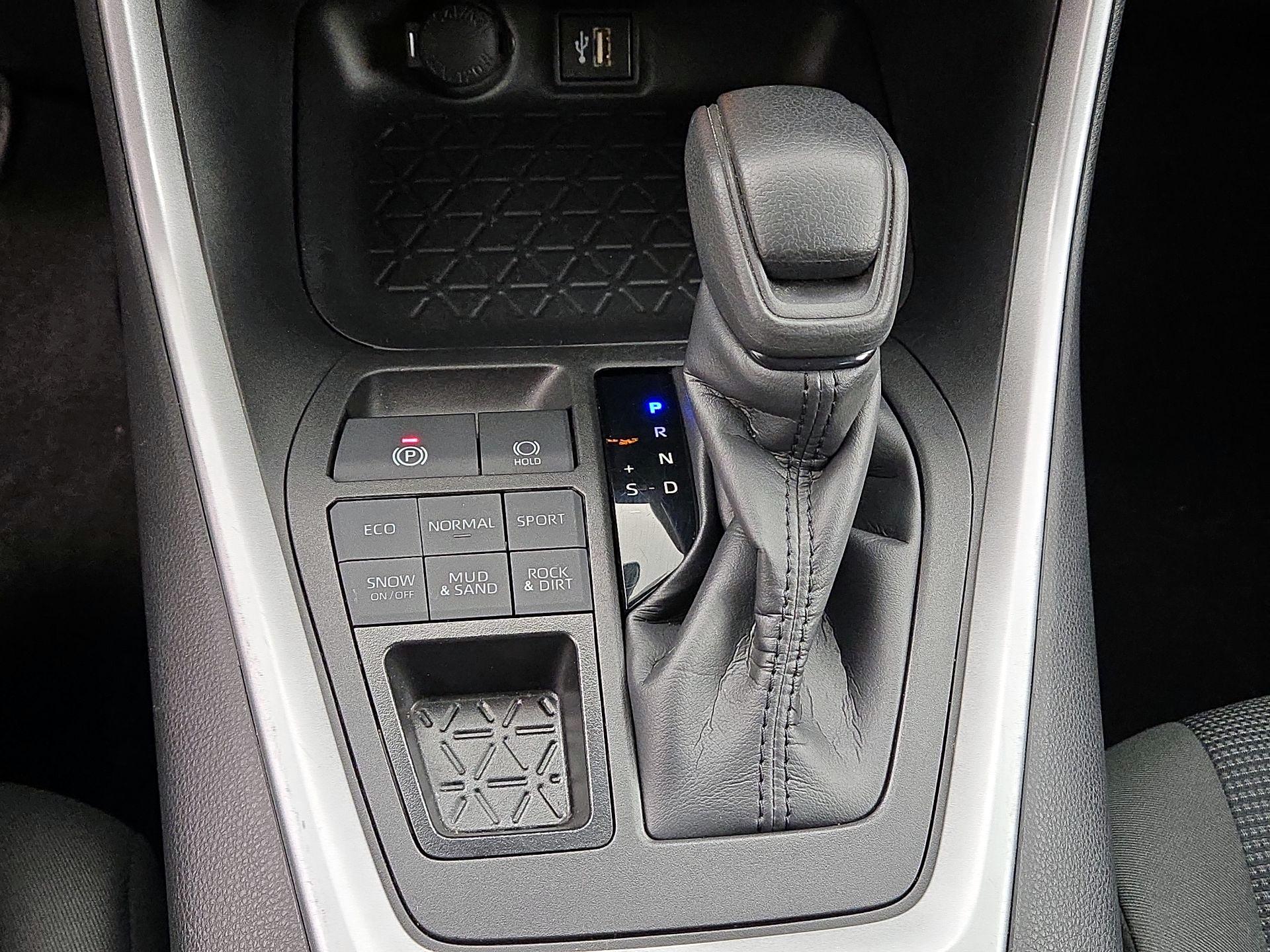 Thumbnail: 2024 Toyota RAV4 - 17