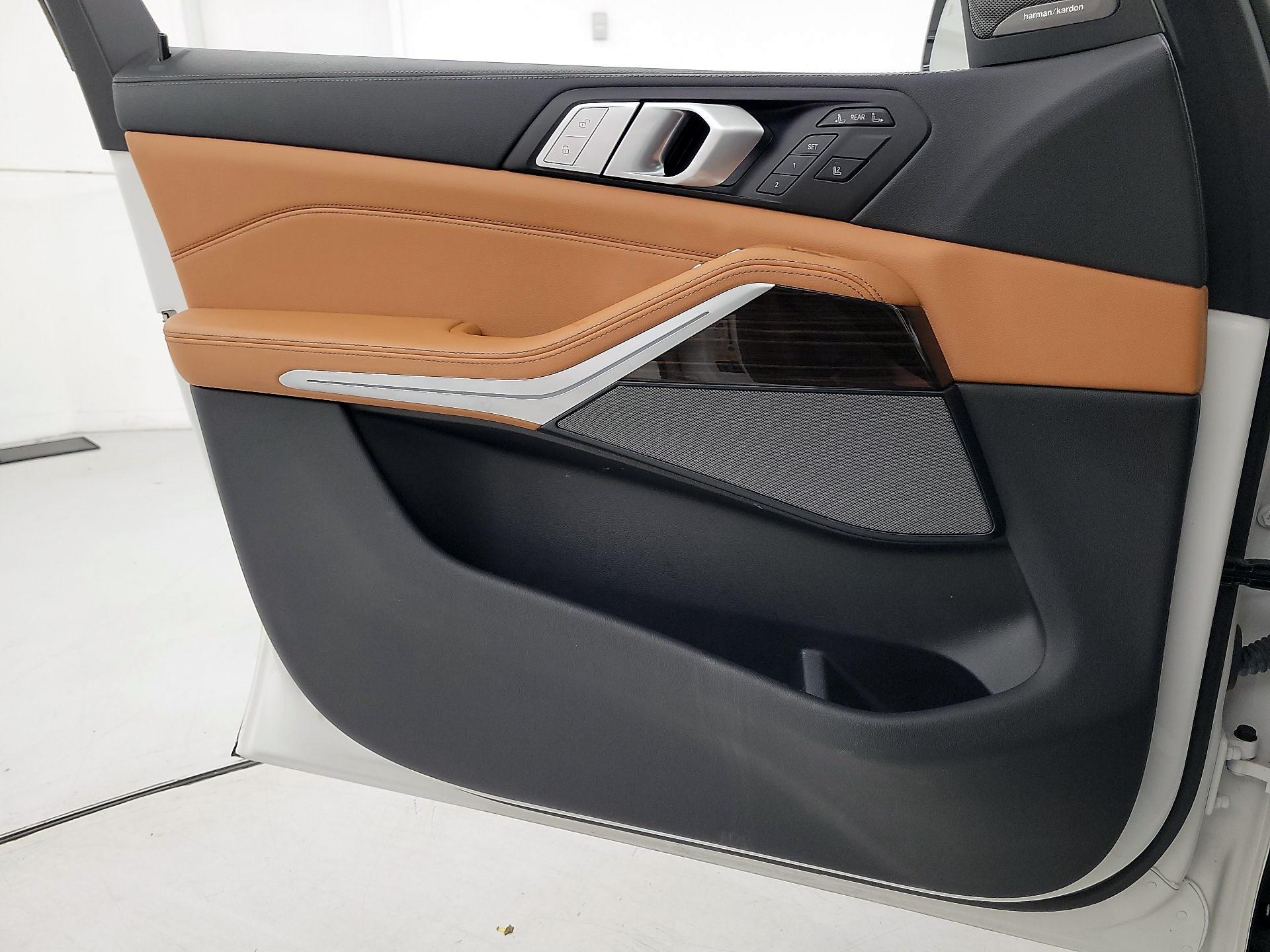 Thumbnail: 2021 BMW X7 - 12