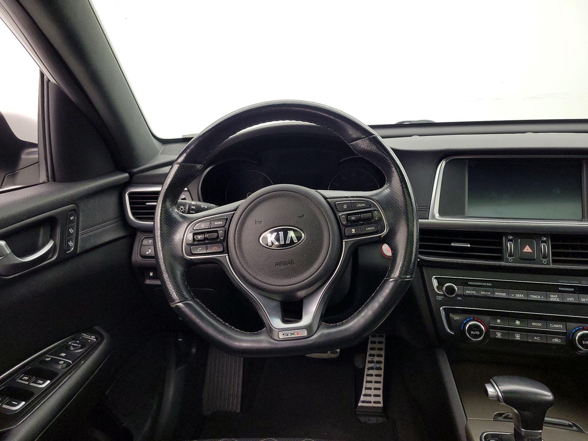 Thumbnail: 2016 Kia Optima - 10