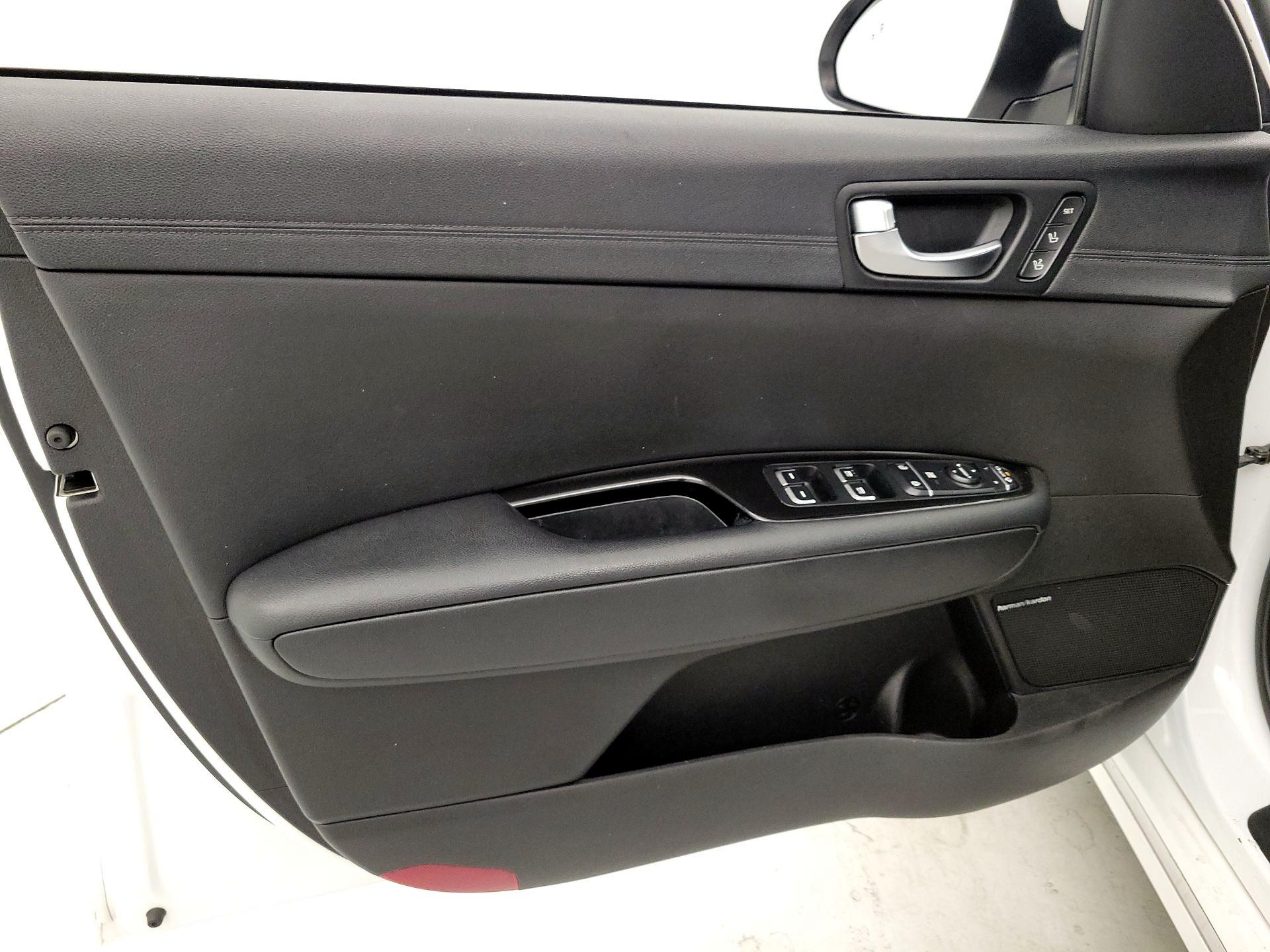 Thumbnail: 2016 Kia Optima - 12