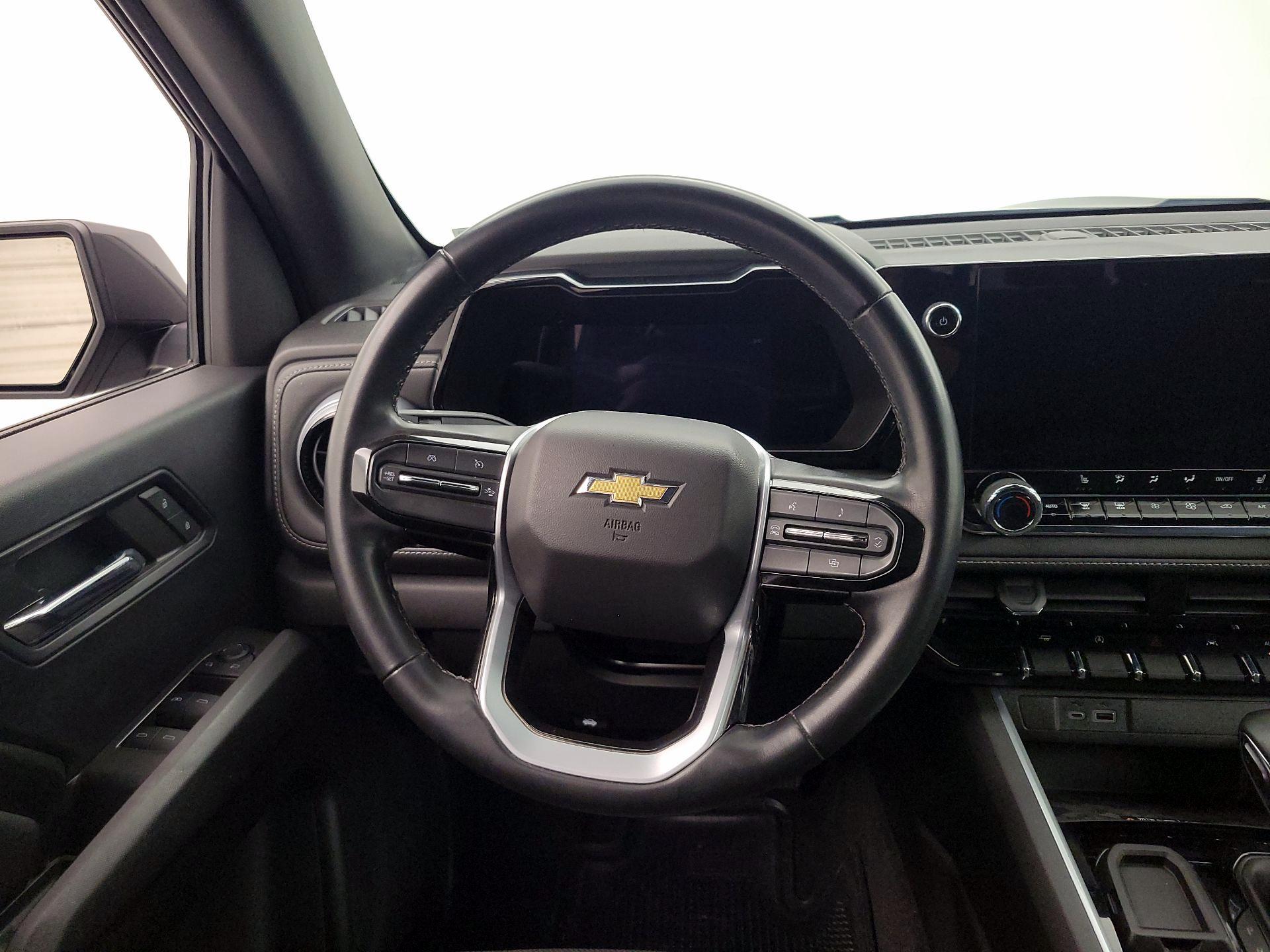 Thumbnail: 2023 Chevrolet Colorado - 10