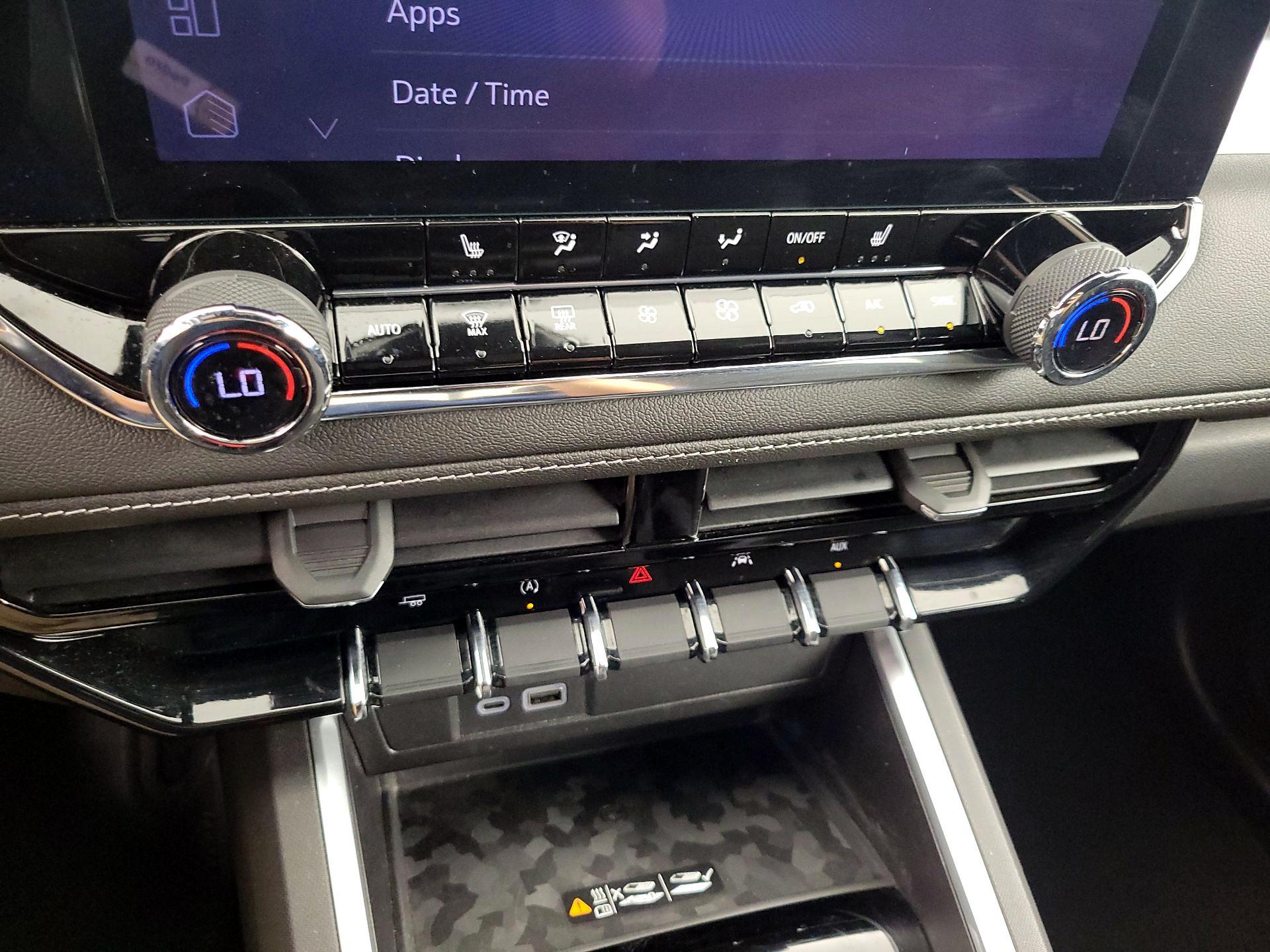 Thumbnail: 2023 Chevrolet Colorado - 17