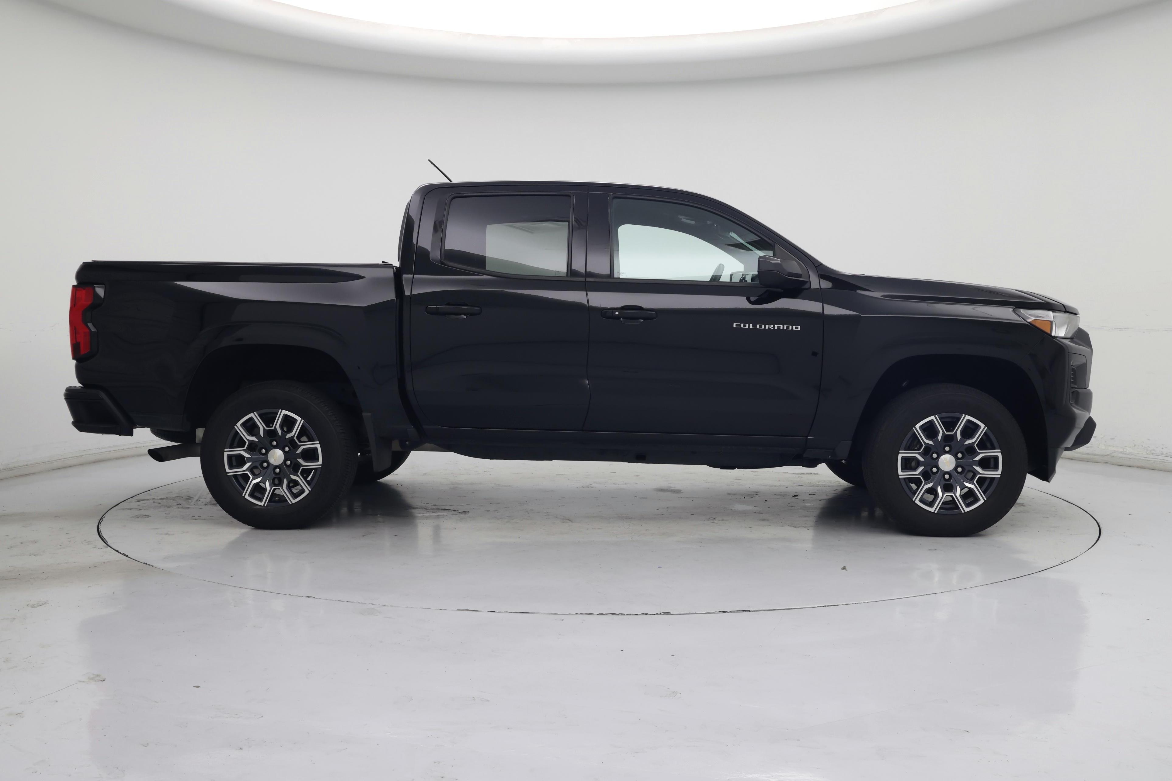 Thumbnail: 2023 Chevrolet Colorado - 7