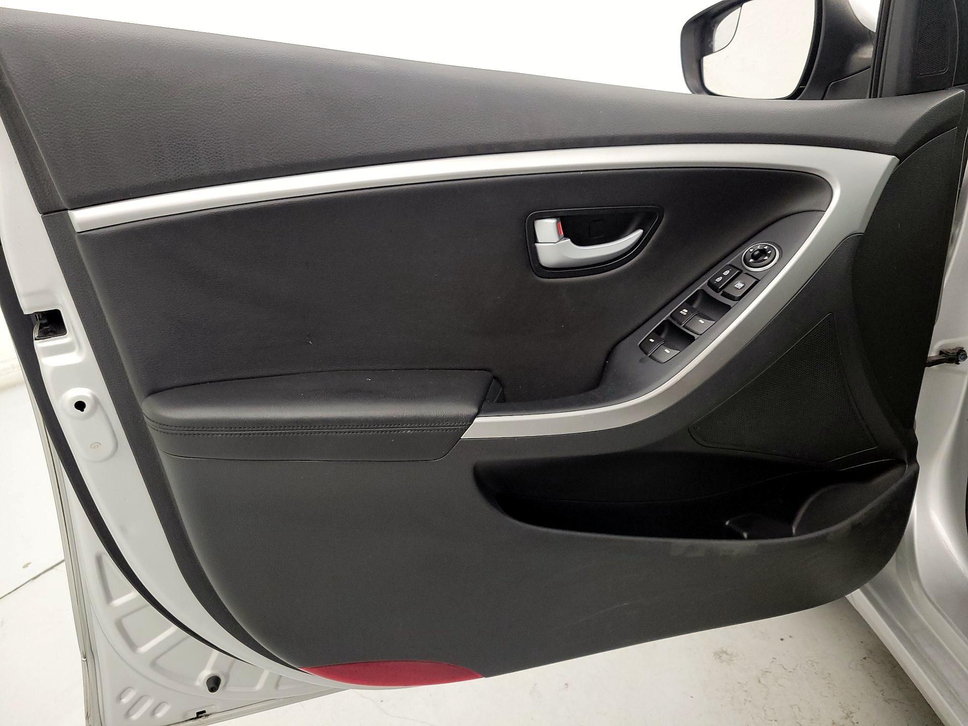 Thumbnail: 2016 Hyundai Elantra - 12