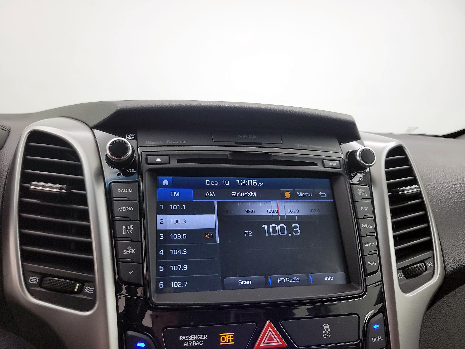 Thumbnail: 2016 Hyundai Elantra - 16