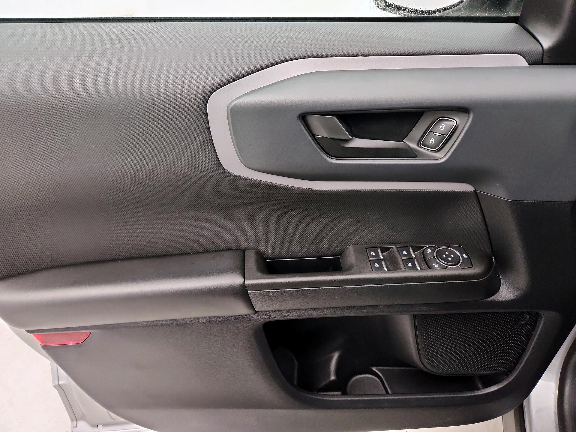 Thumbnail: 2022 Ford Bronco Sport - 12