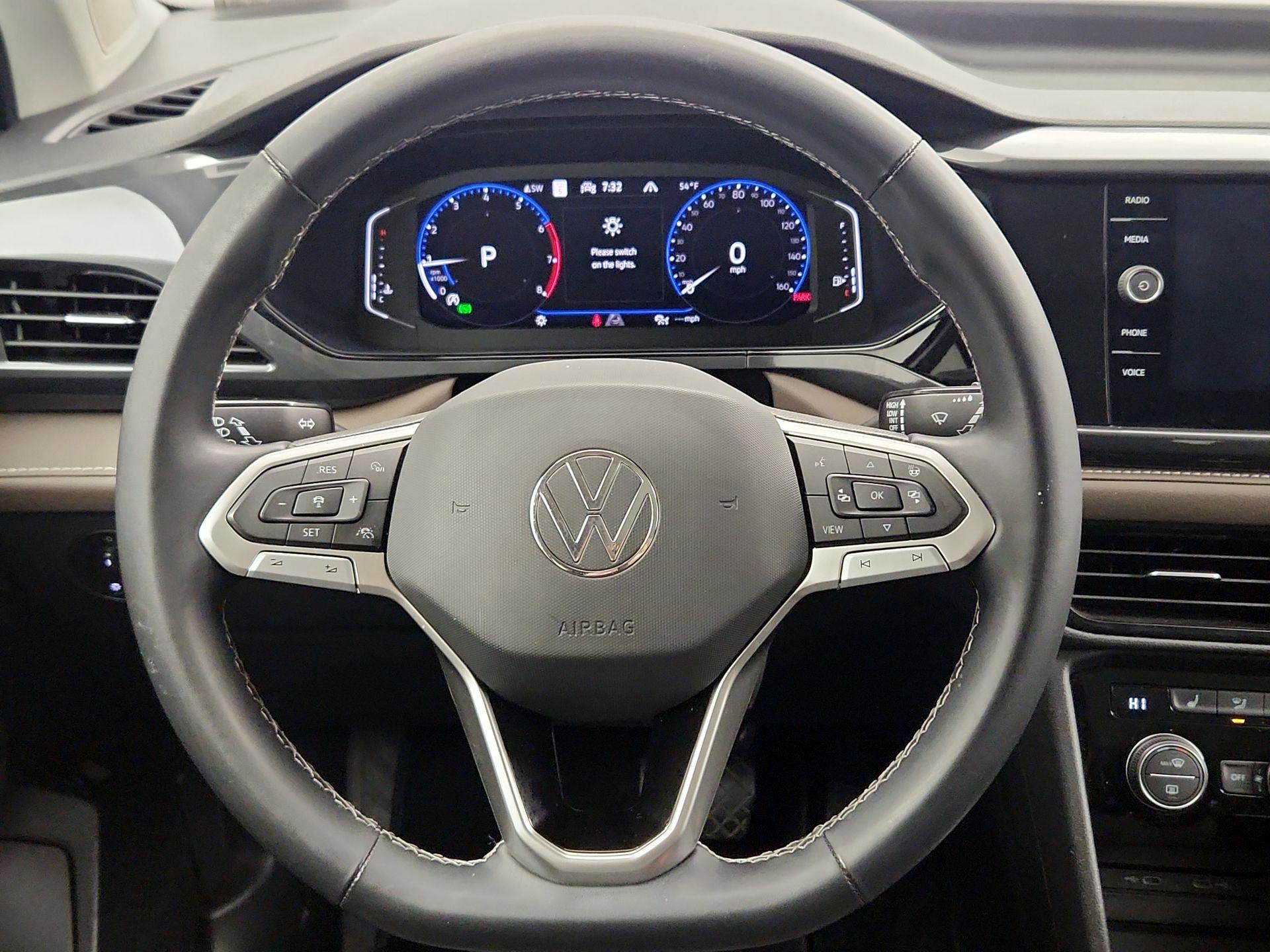 Thumbnail: 2022 Volkswagen Taos - 10