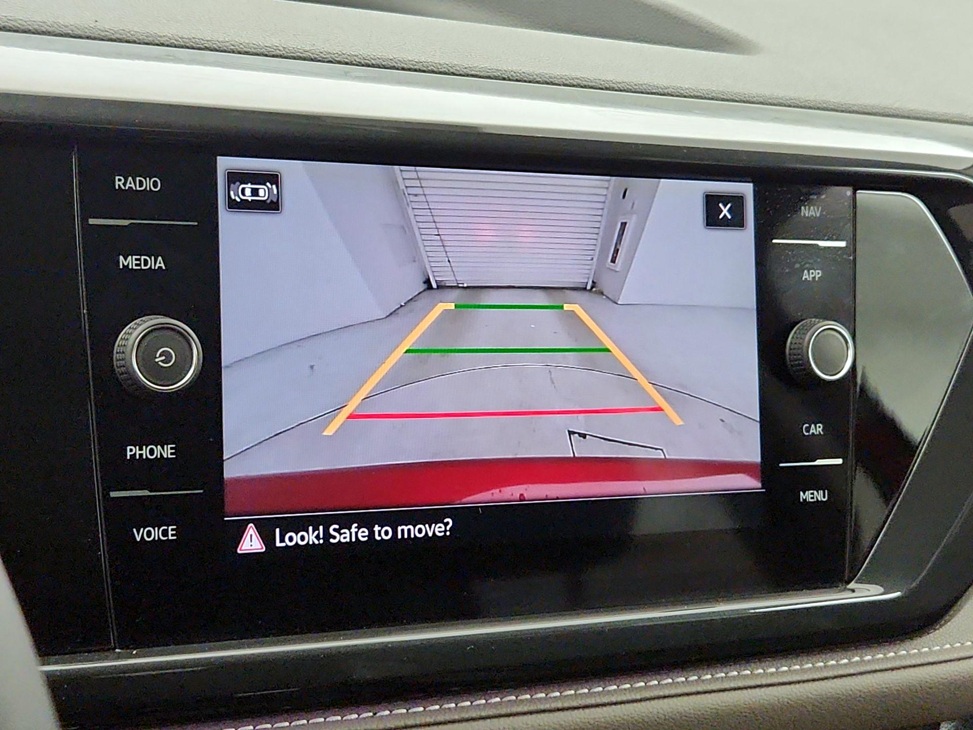 Thumbnail: 2022 Volkswagen Taos - 14