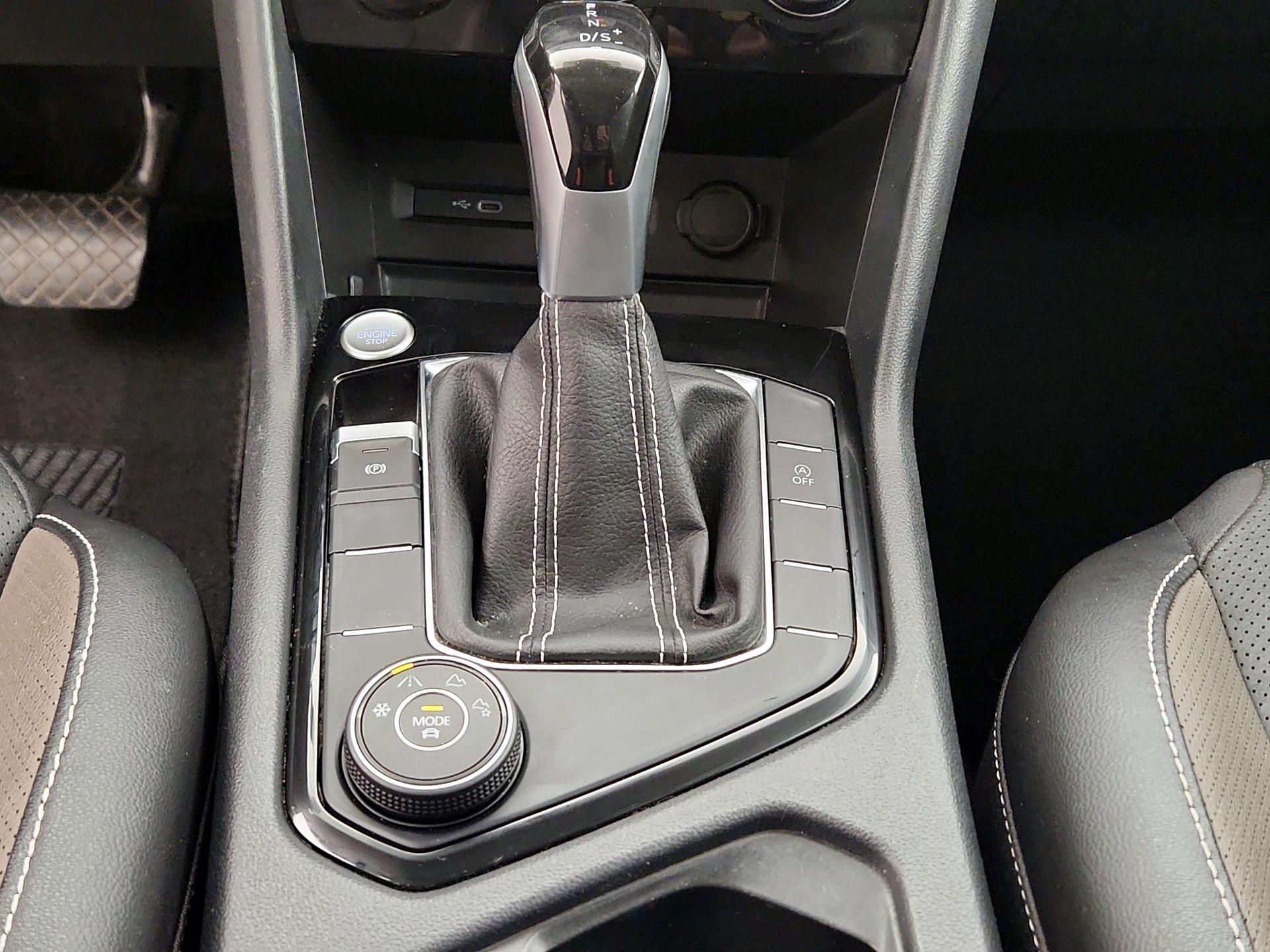 Thumbnail: 2022 Volkswagen Taos - 17