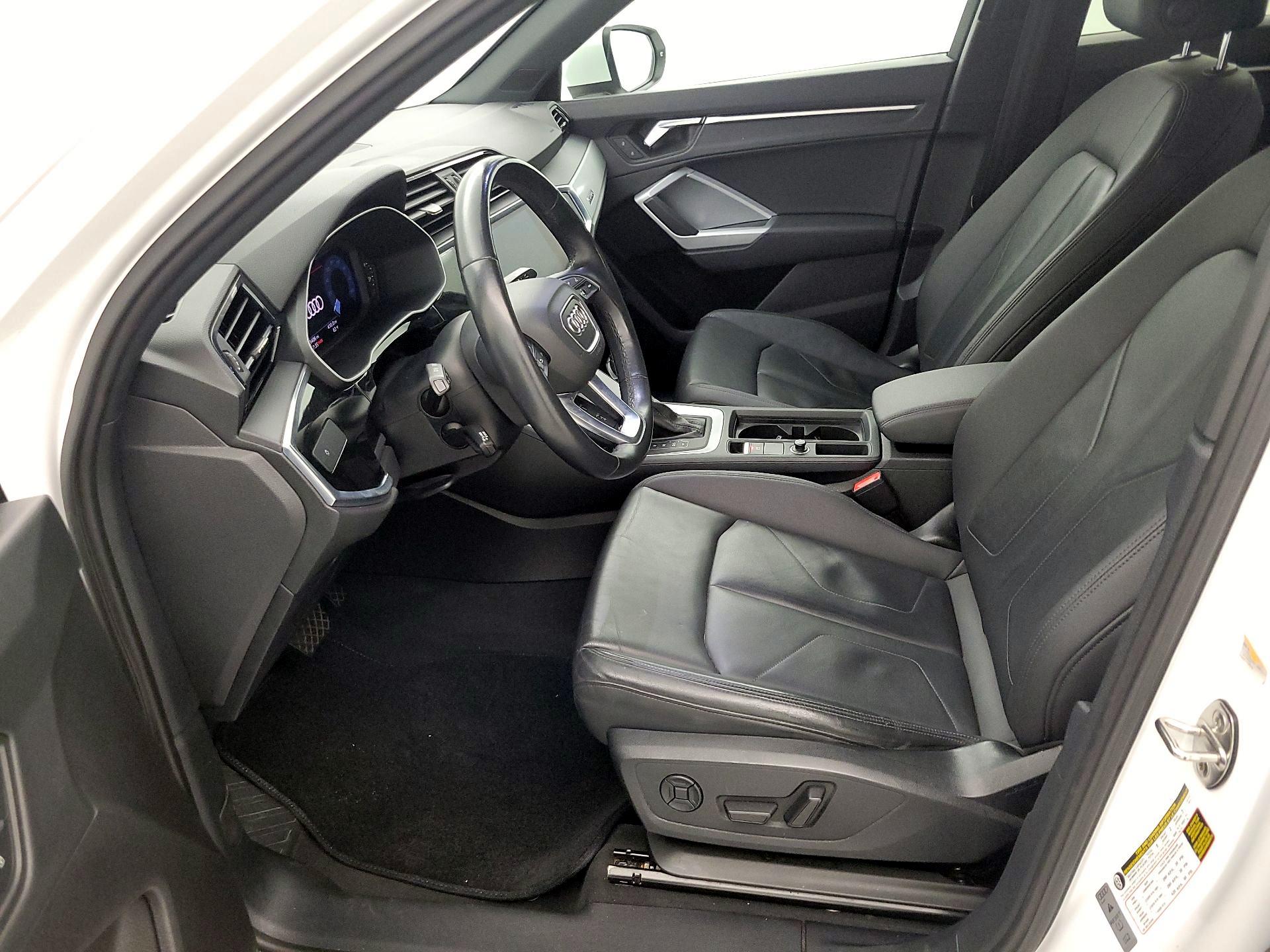 Thumbnail: 2021 Audi Q3 - 11