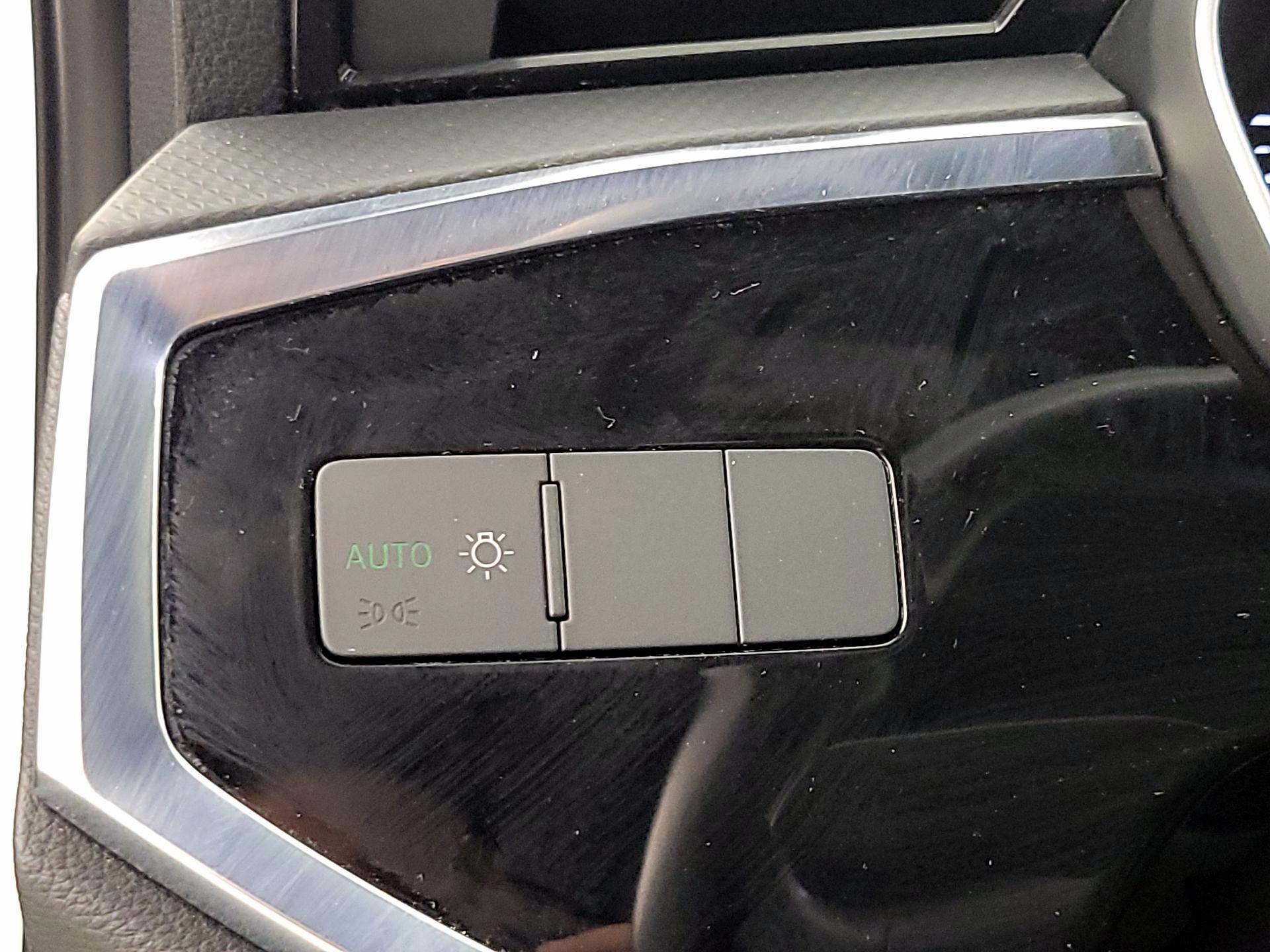 Thumbnail: 2021 Audi Q3 - 13