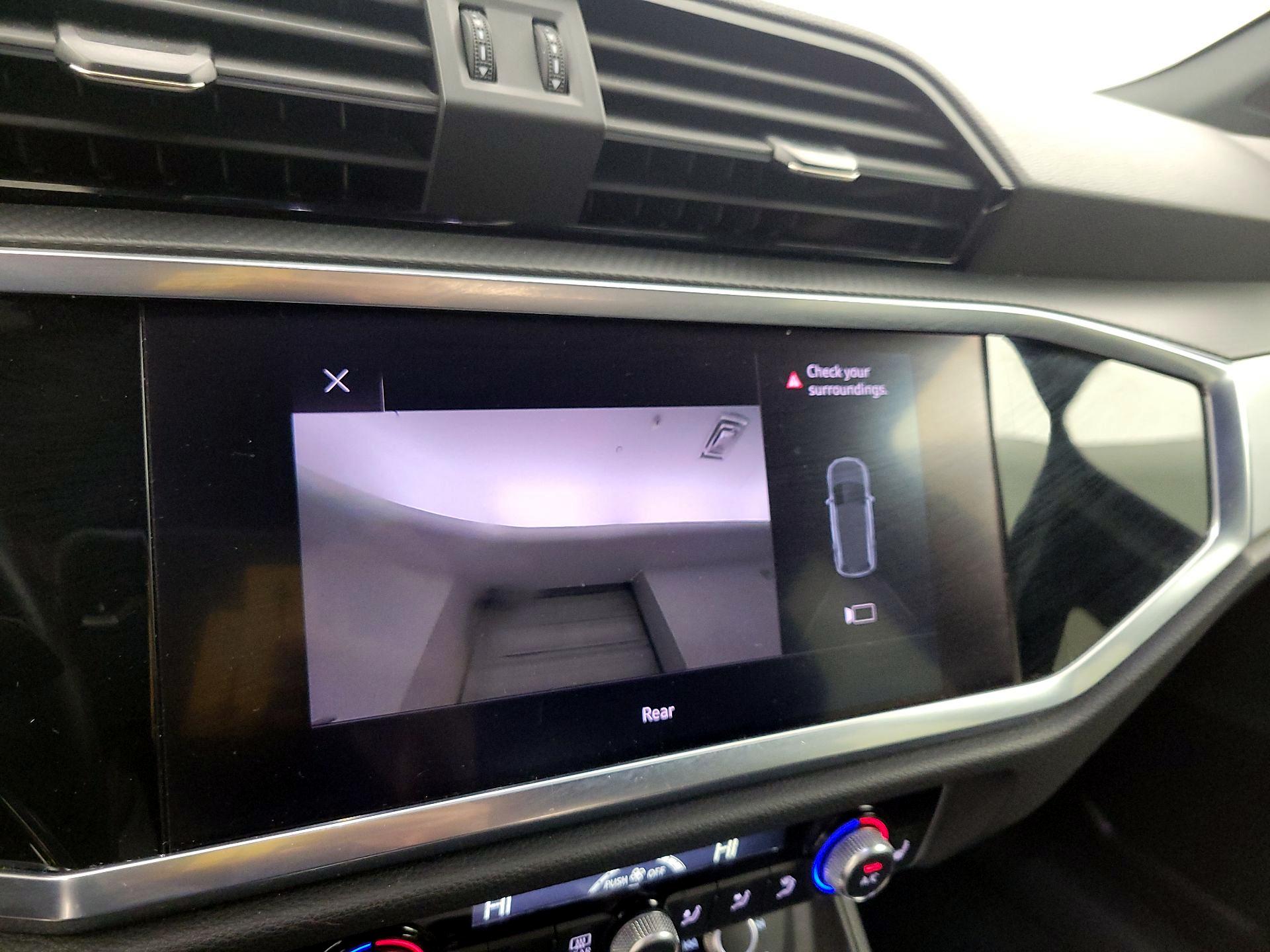 Thumbnail: 2021 Audi Q3 - 14