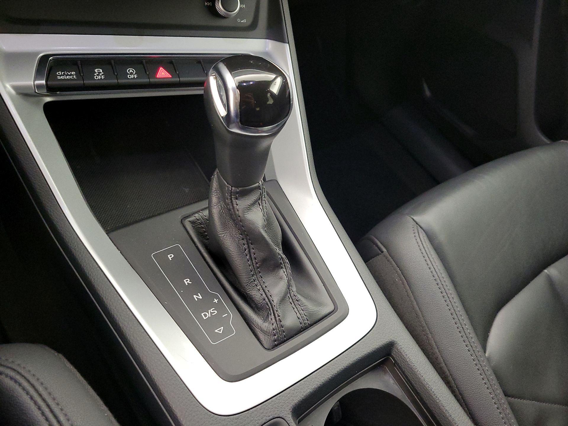 Thumbnail: 2021 Audi Q3 - 17