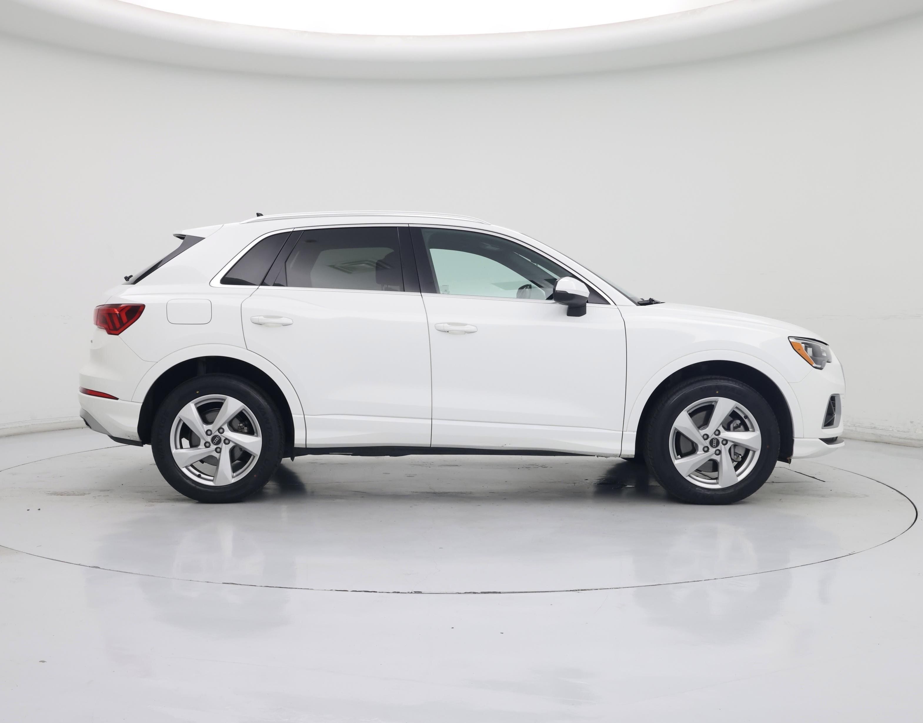 Thumbnail: 2021 Audi Q3 - 7