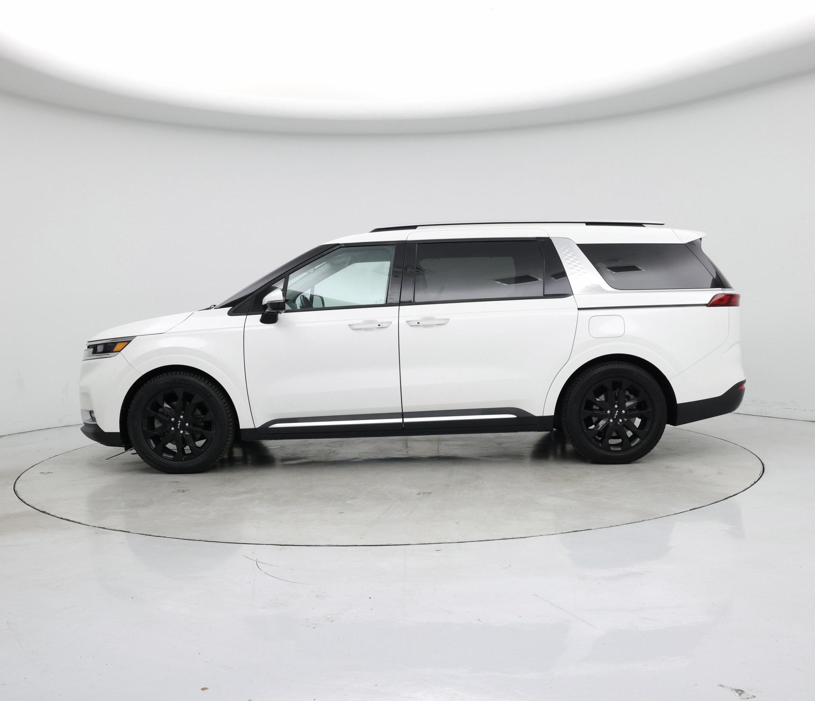 Thumbnail: 2022 Kia Carnival - 3