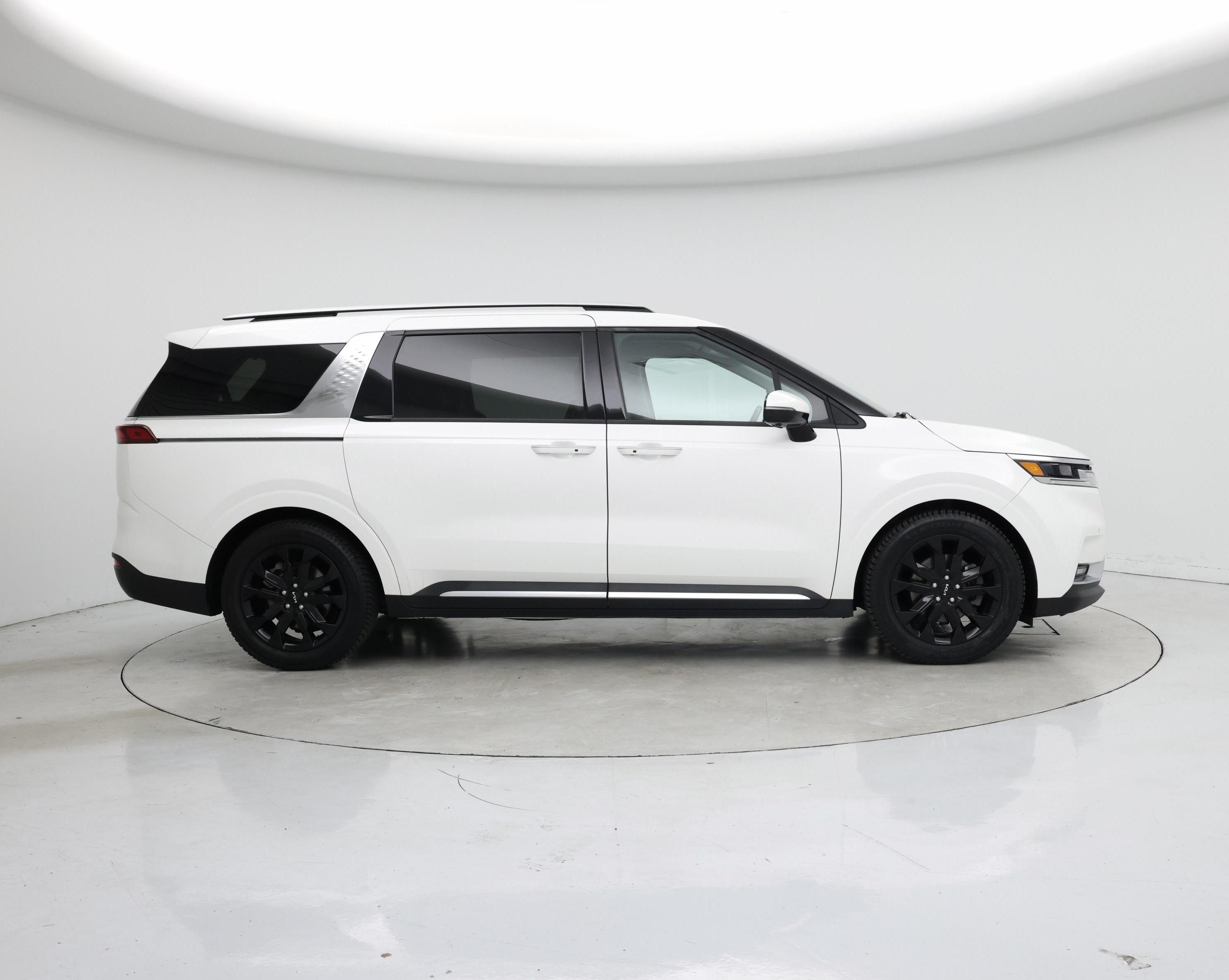 Thumbnail: 2022 Kia Carnival - 7