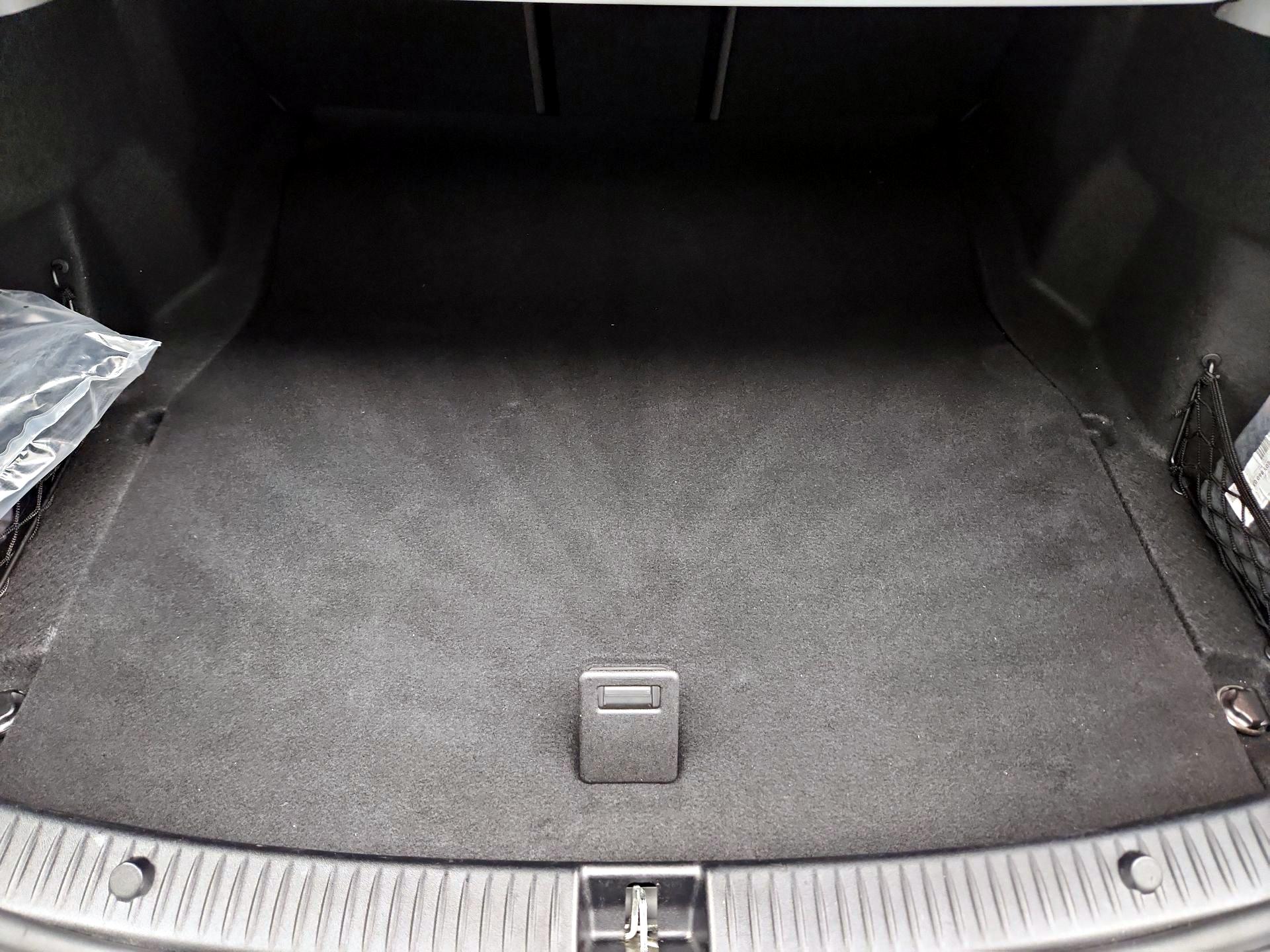 Thumbnail: 2021 Mercedes-Benz C-Class - 20