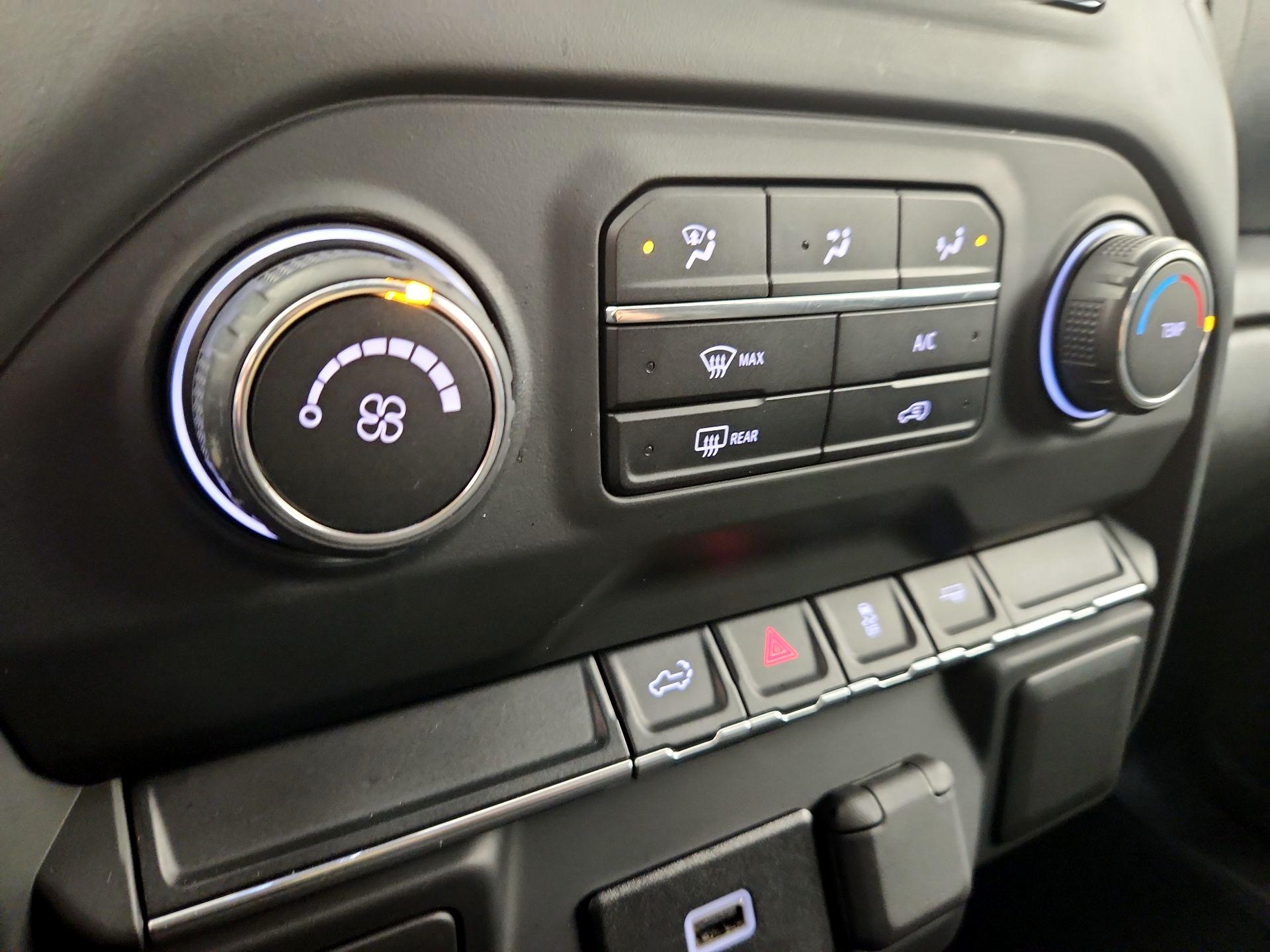 Thumbnail: 2020 Chevrolet Silverado 1500 - 16