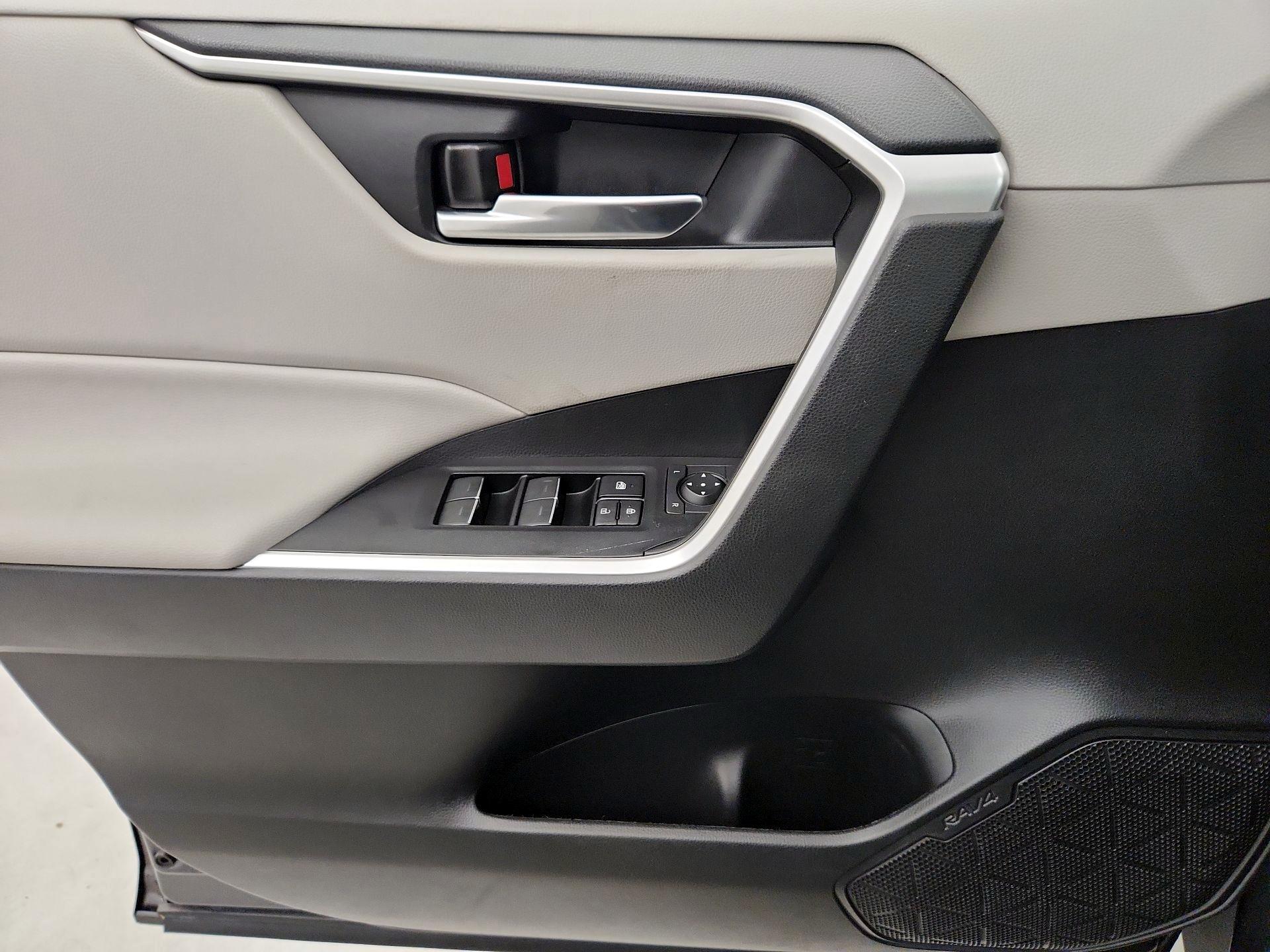 Thumbnail: 2023 Toyota RAV4 - 12