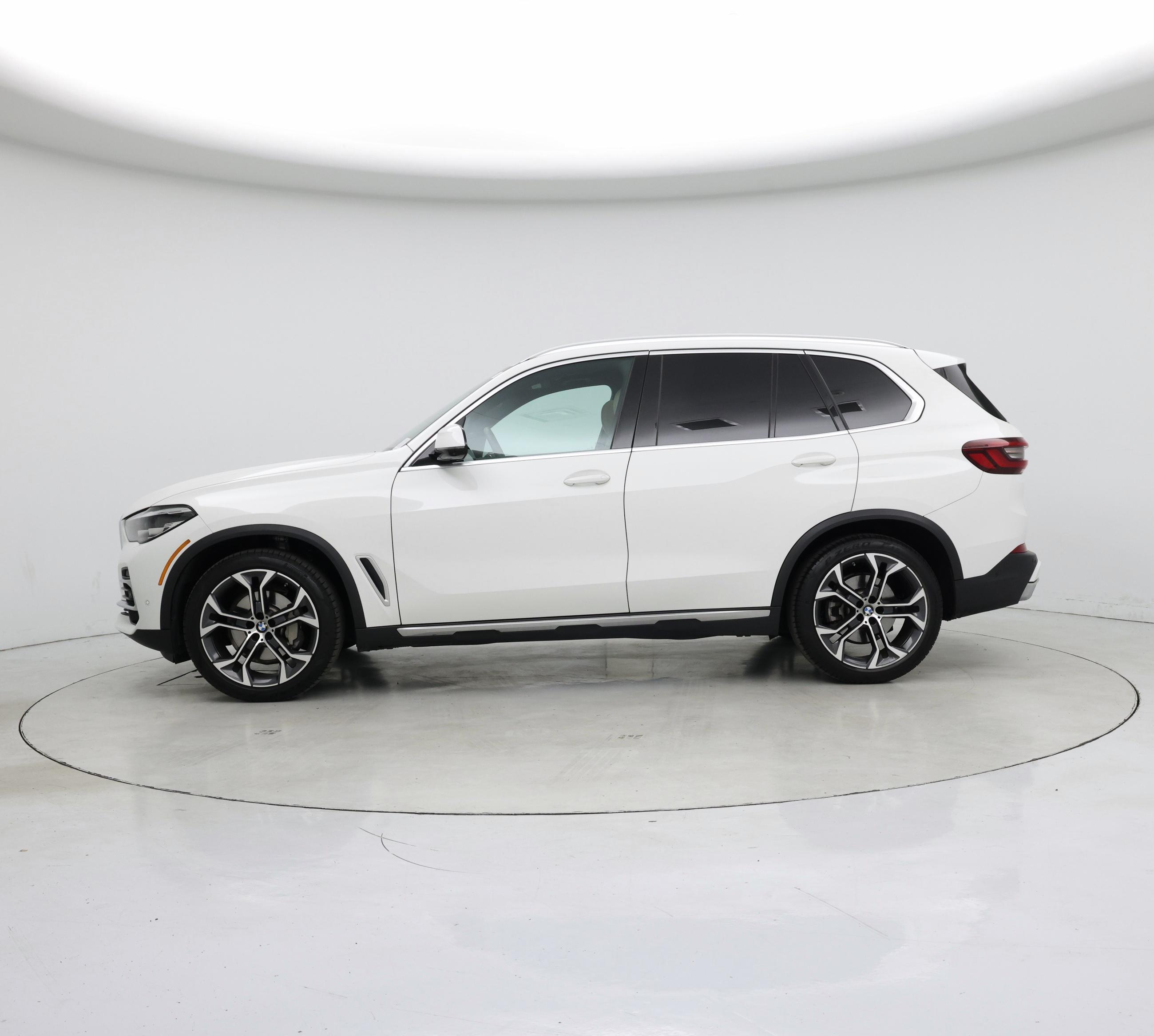 Thumbnail: 2022 BMW X5 - 3