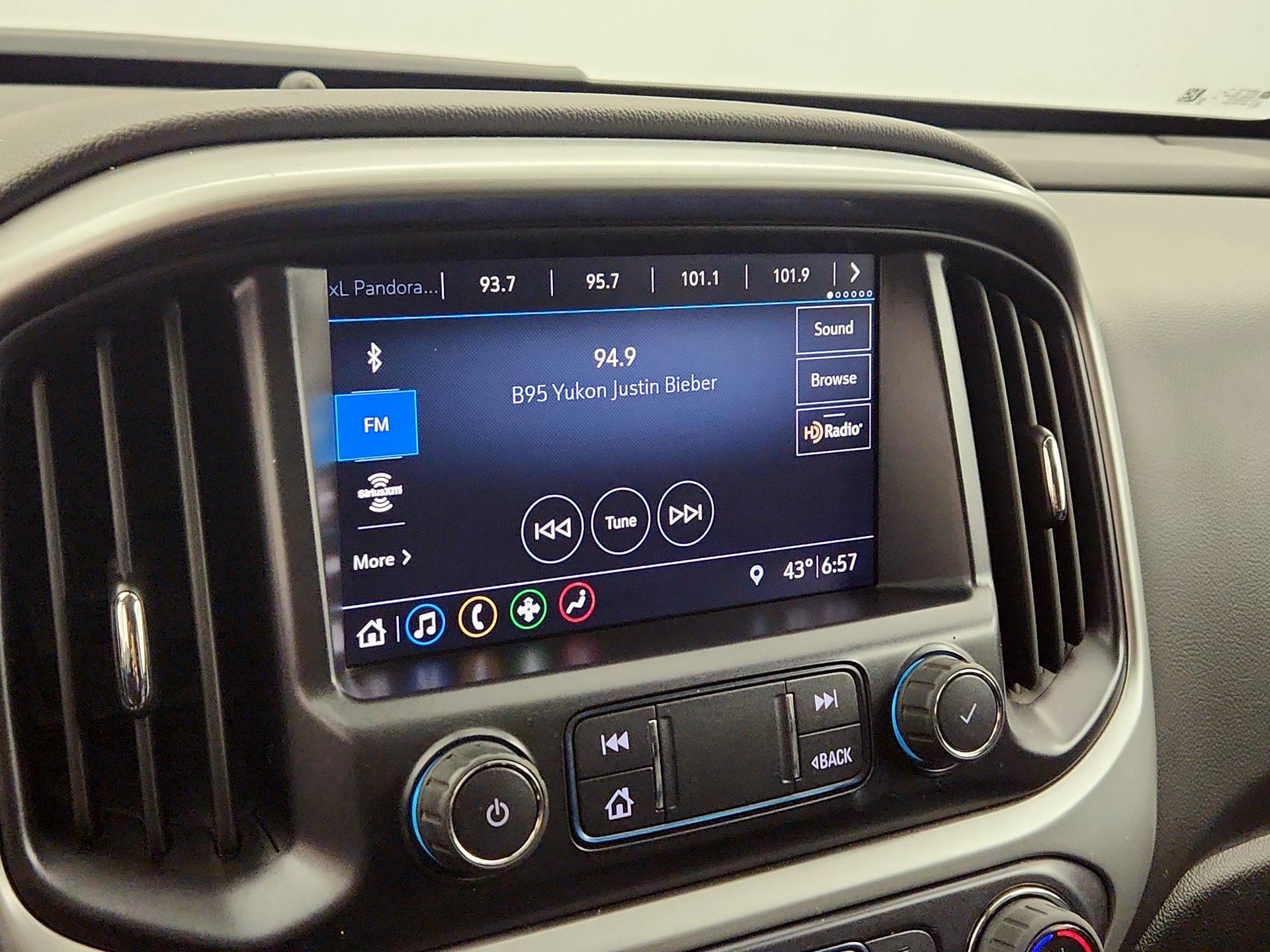 Thumbnail: 2022 Chevrolet Colorado - 15