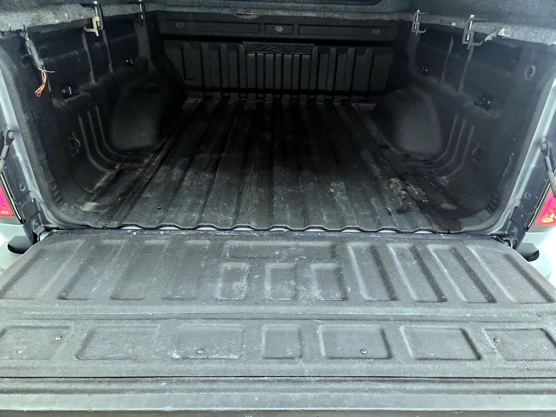 Thumbnail: 2022 Chevrolet Colorado - 19