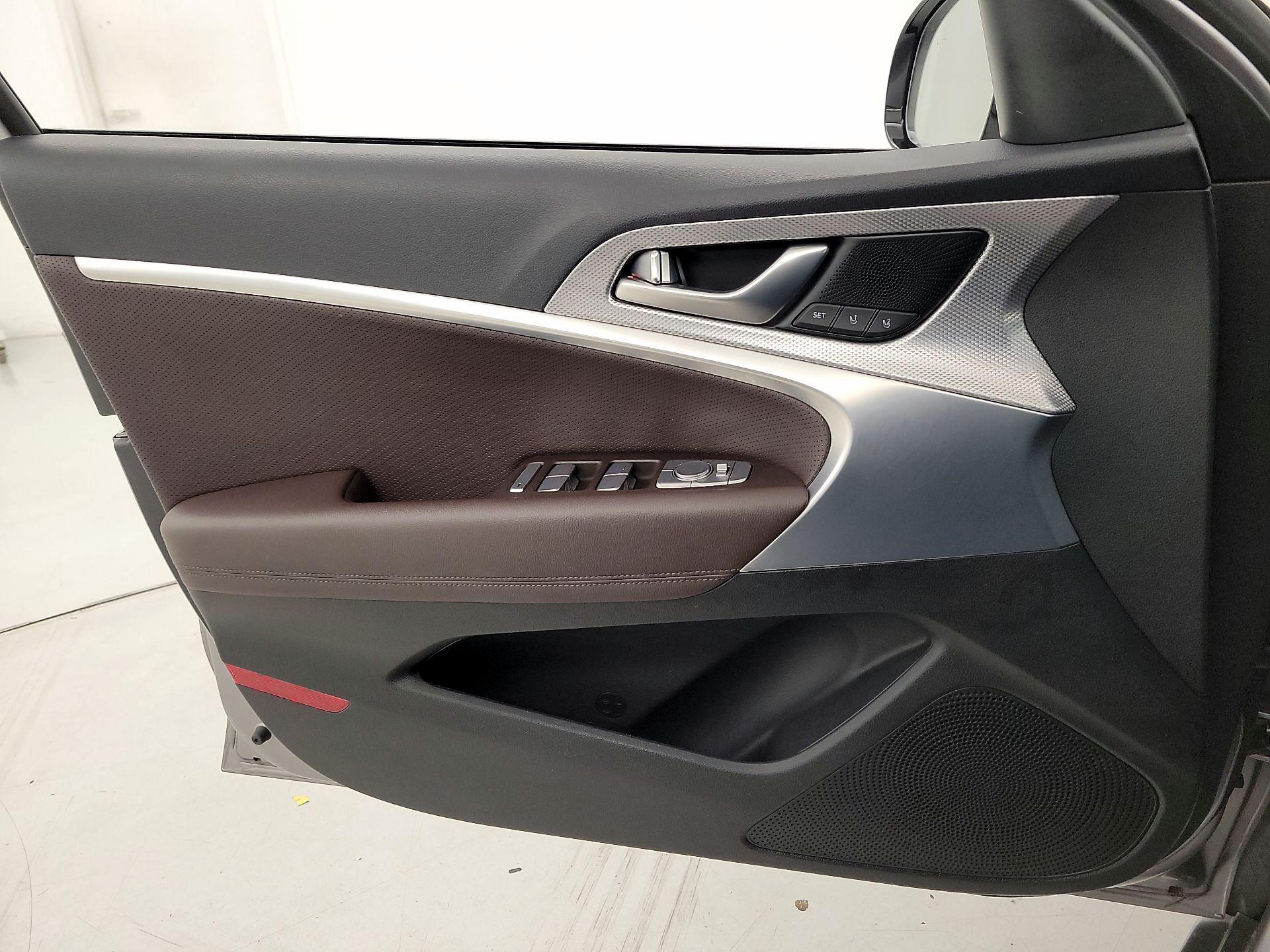 Thumbnail: 2022 Genesis G70 - 12