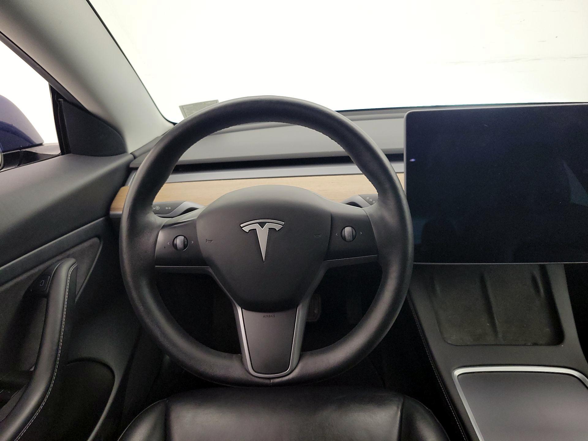 Thumbnail: 2021 Tesla Model 3 - 10