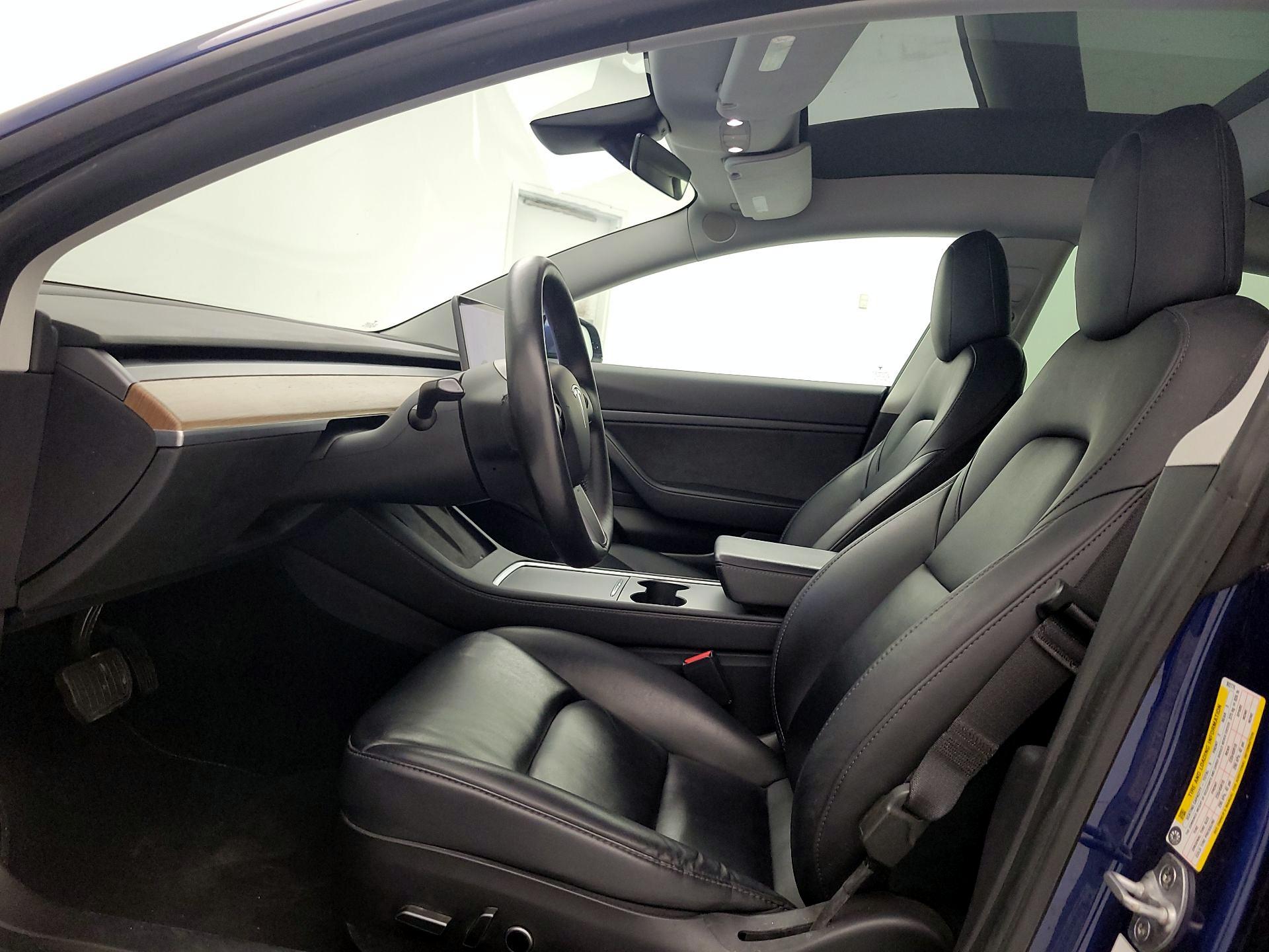 Thumbnail: 2021 Tesla Model 3 - 11