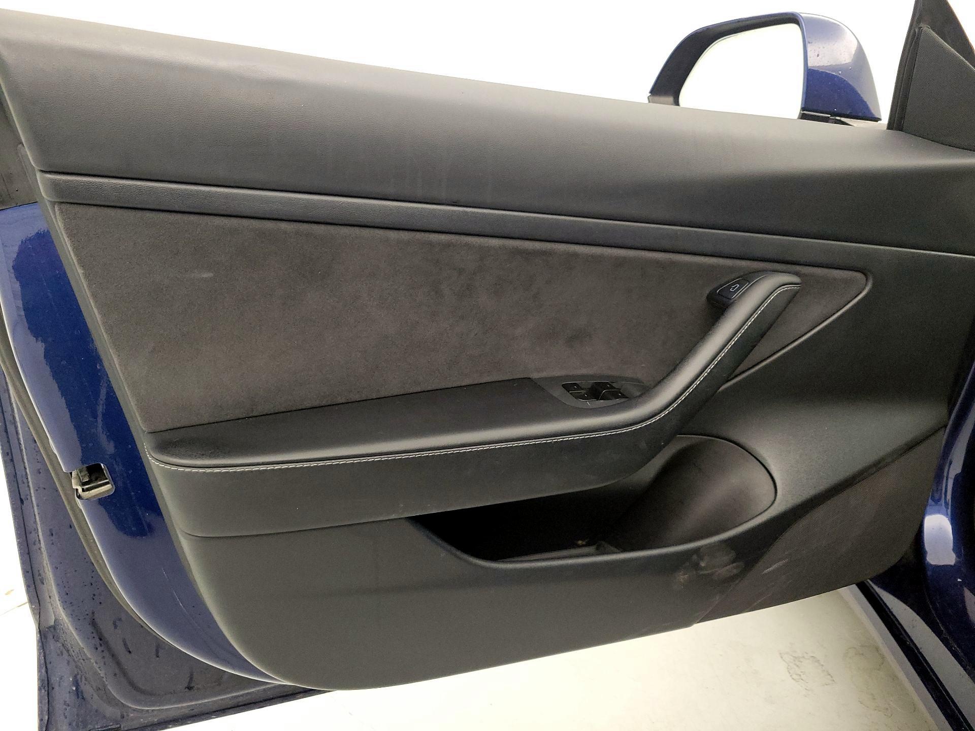 Thumbnail: 2021 Tesla Model 3 - 12