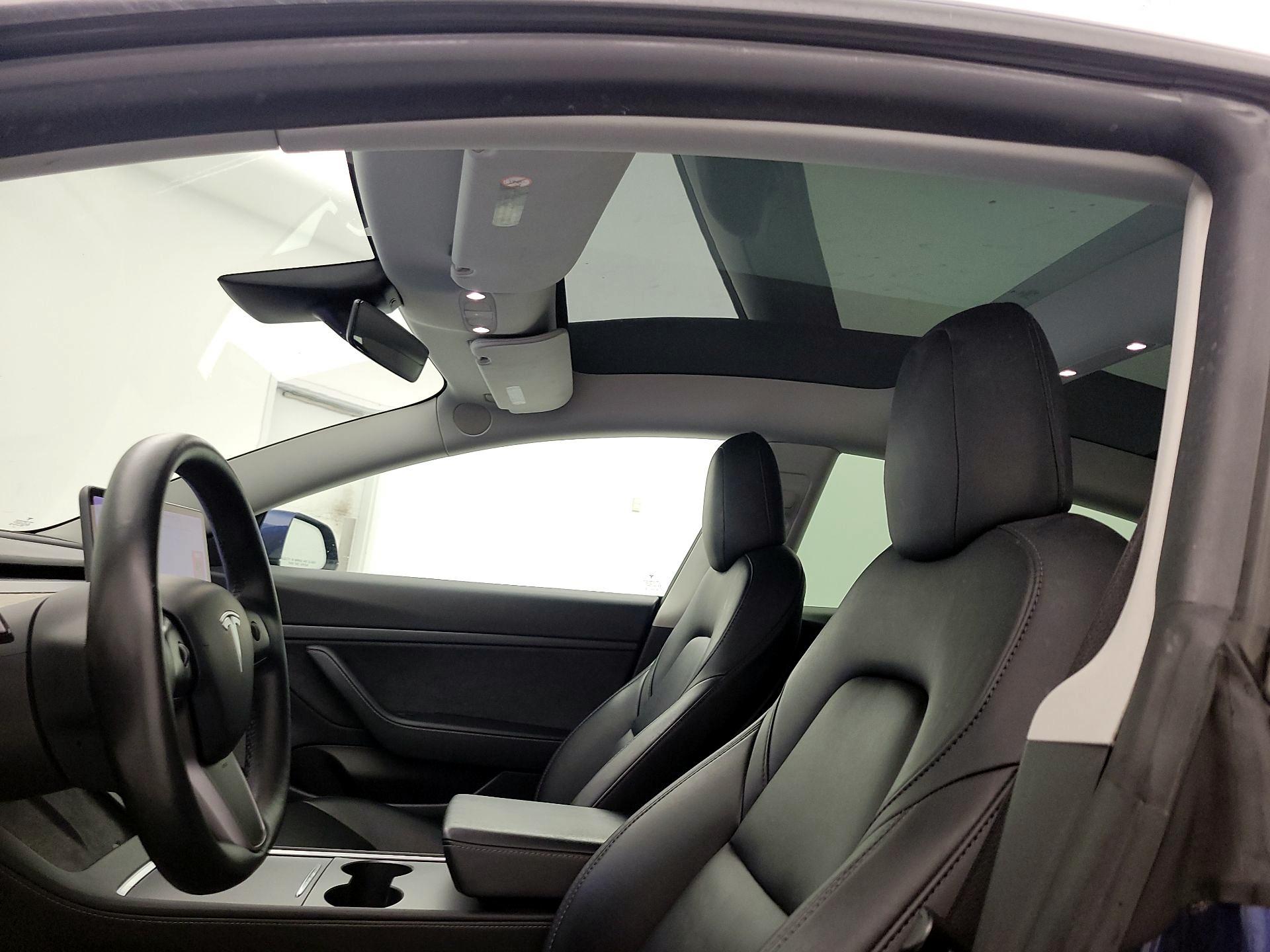 Thumbnail: 2021 Tesla Model 3 - 19