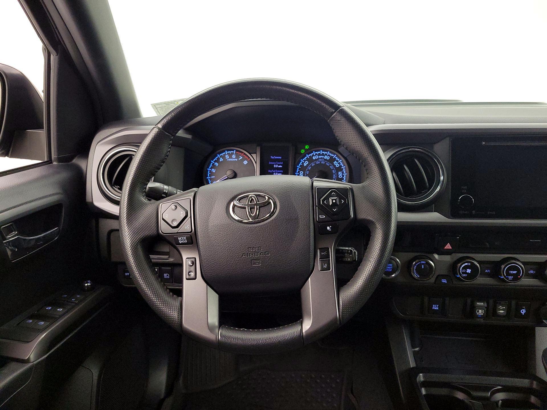 Thumbnail: 2018 Toyota Tacoma - 10