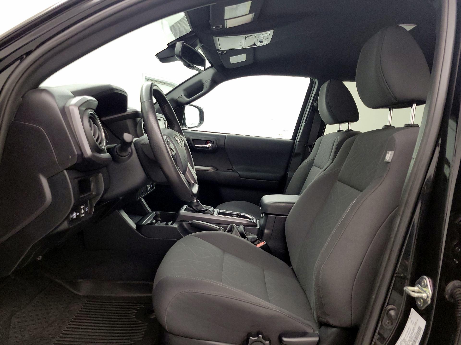 Thumbnail: 2018 Toyota Tacoma - 11