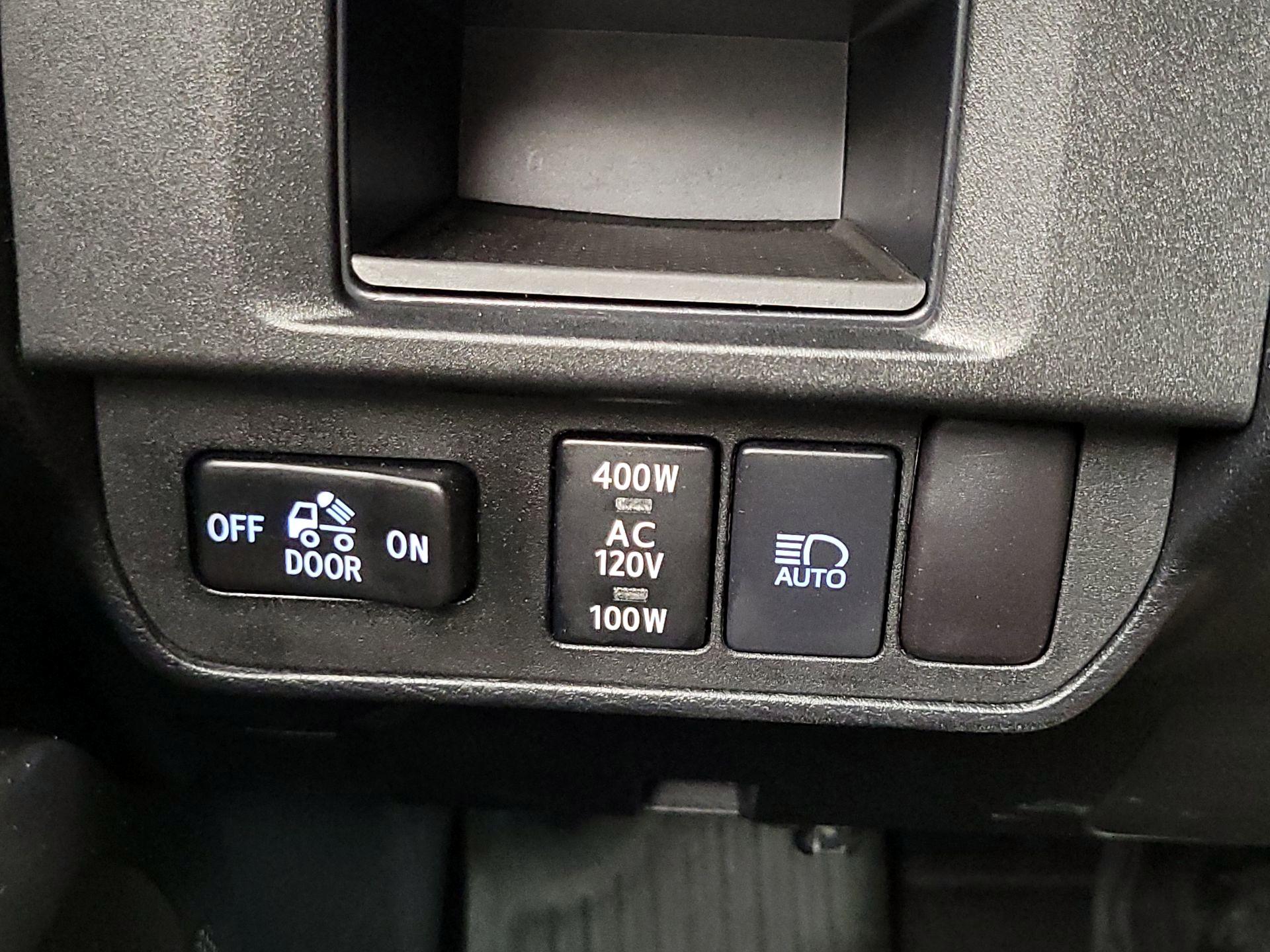 Thumbnail: 2018 Toyota Tacoma - 13