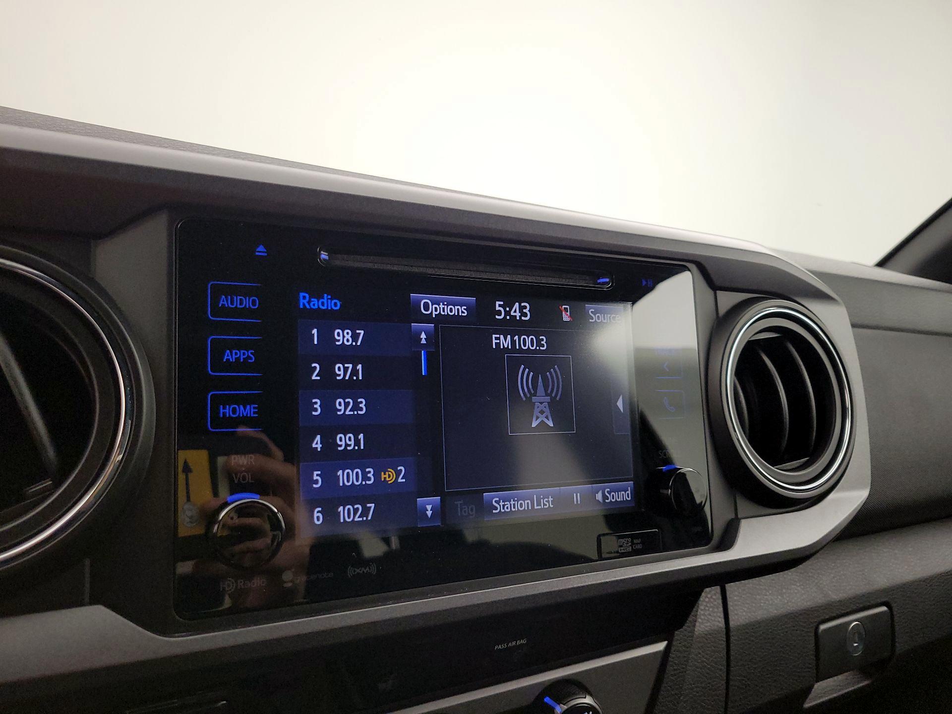 Thumbnail: 2018 Toyota Tacoma - 16