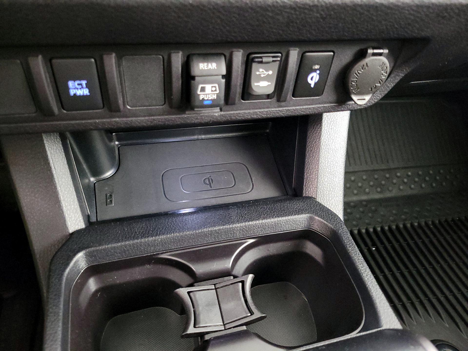 Thumbnail: 2018 Toyota Tacoma - 19