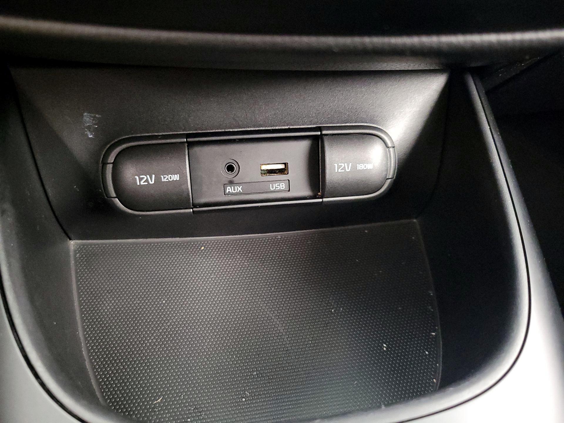 Thumbnail: 2016 Kia Soul - 17