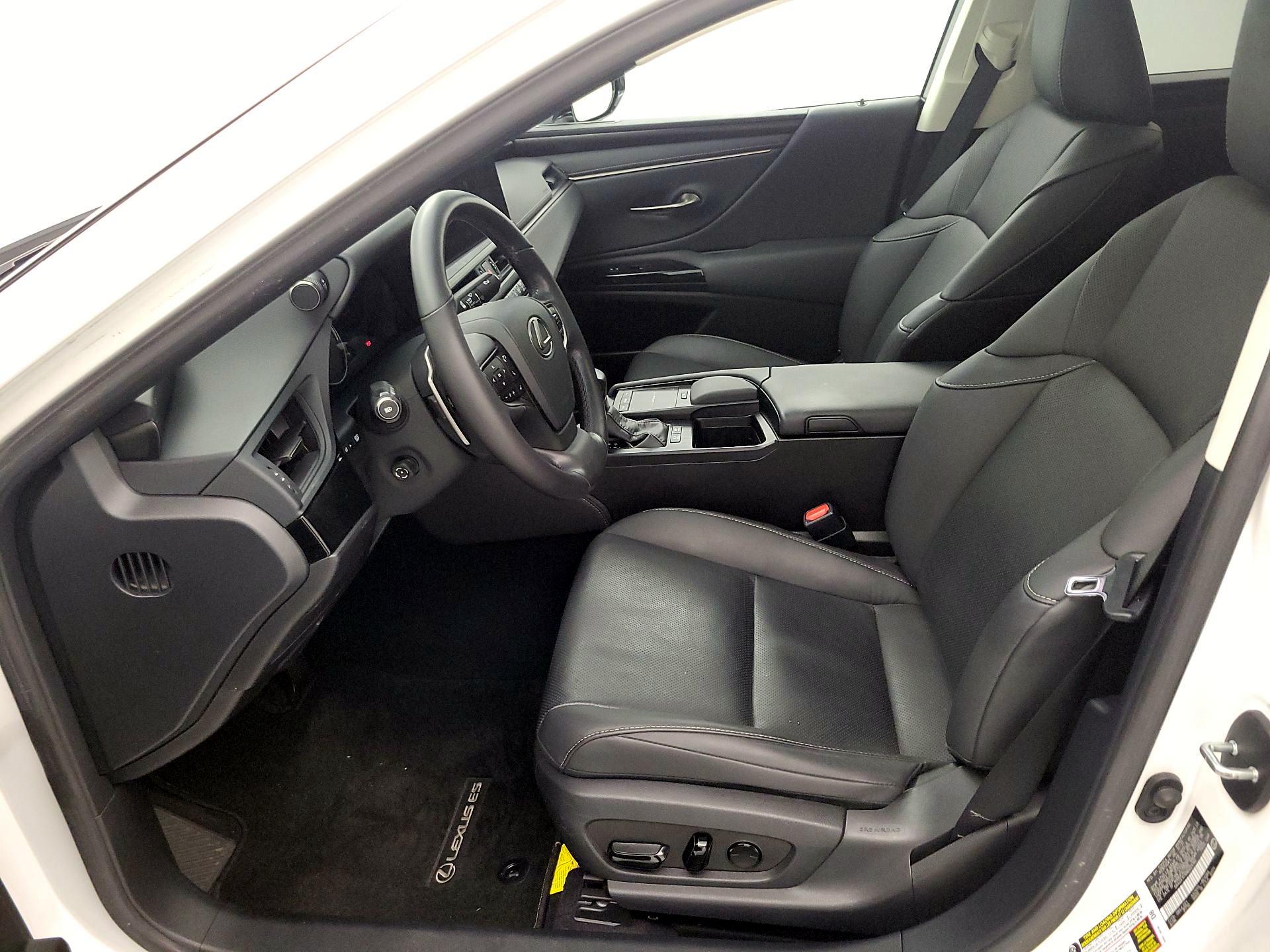 Thumbnail: 2022 Lexus ES - 11