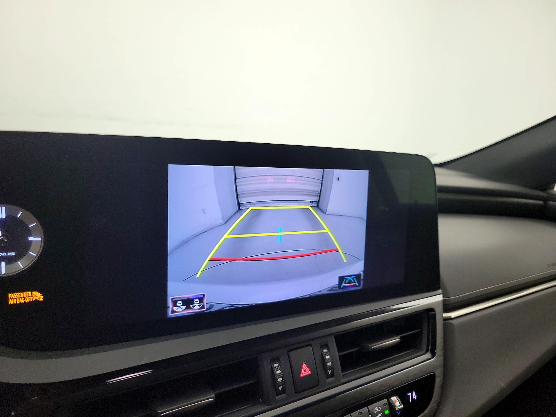 Thumbnail: 2022 Lexus ES - 13