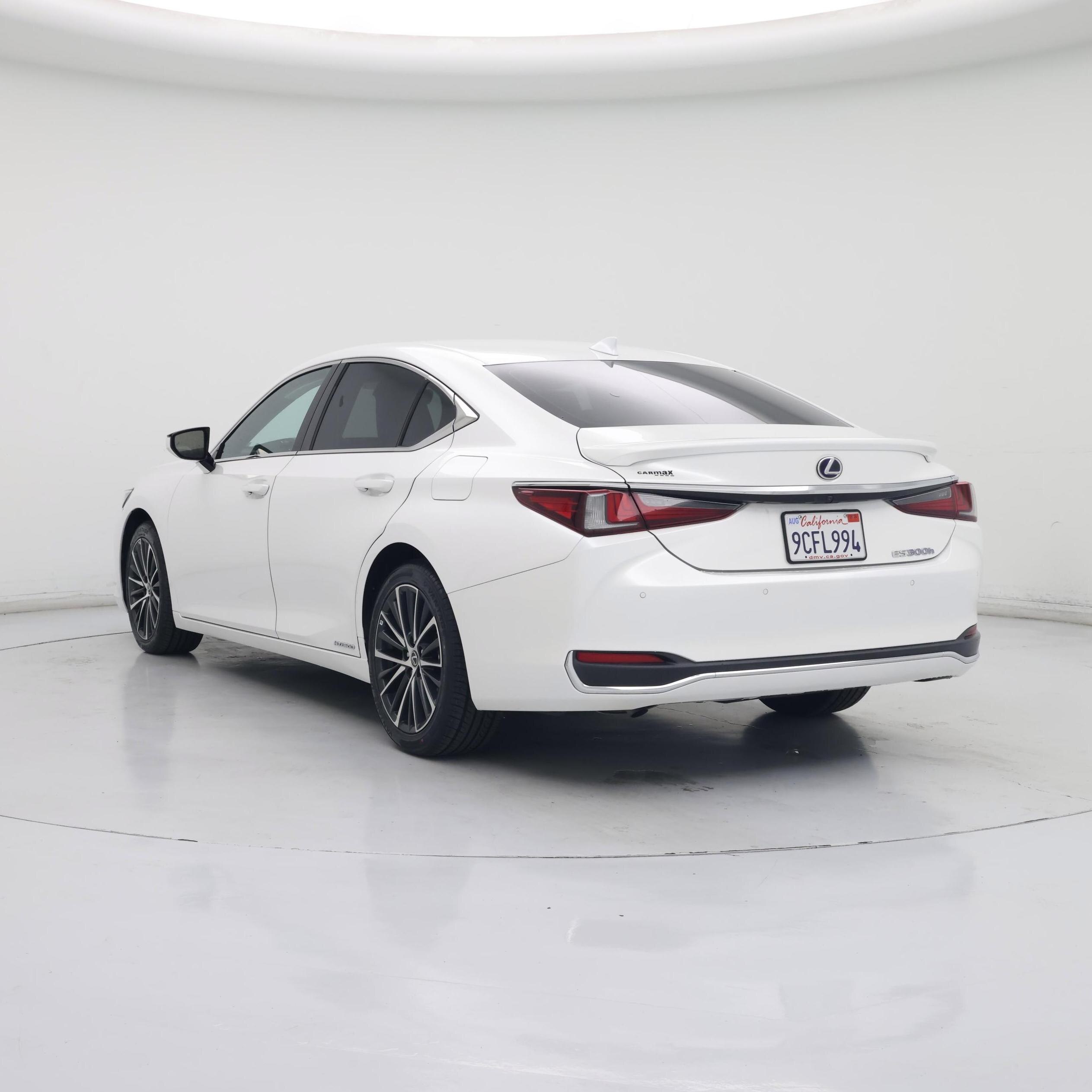 Thumbnail: 2022 Lexus ES - 2