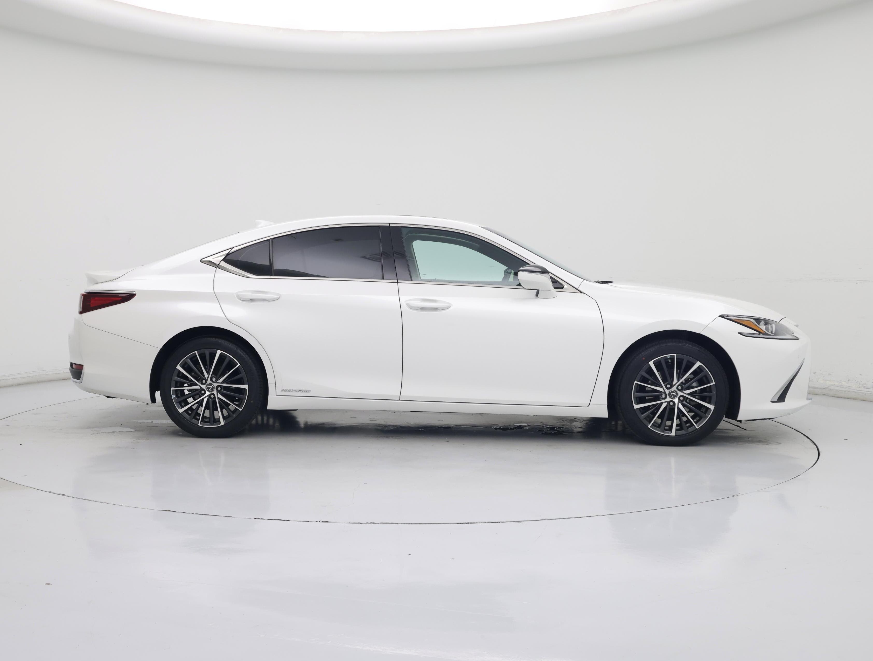 Thumbnail: 2022 Lexus ES - 7