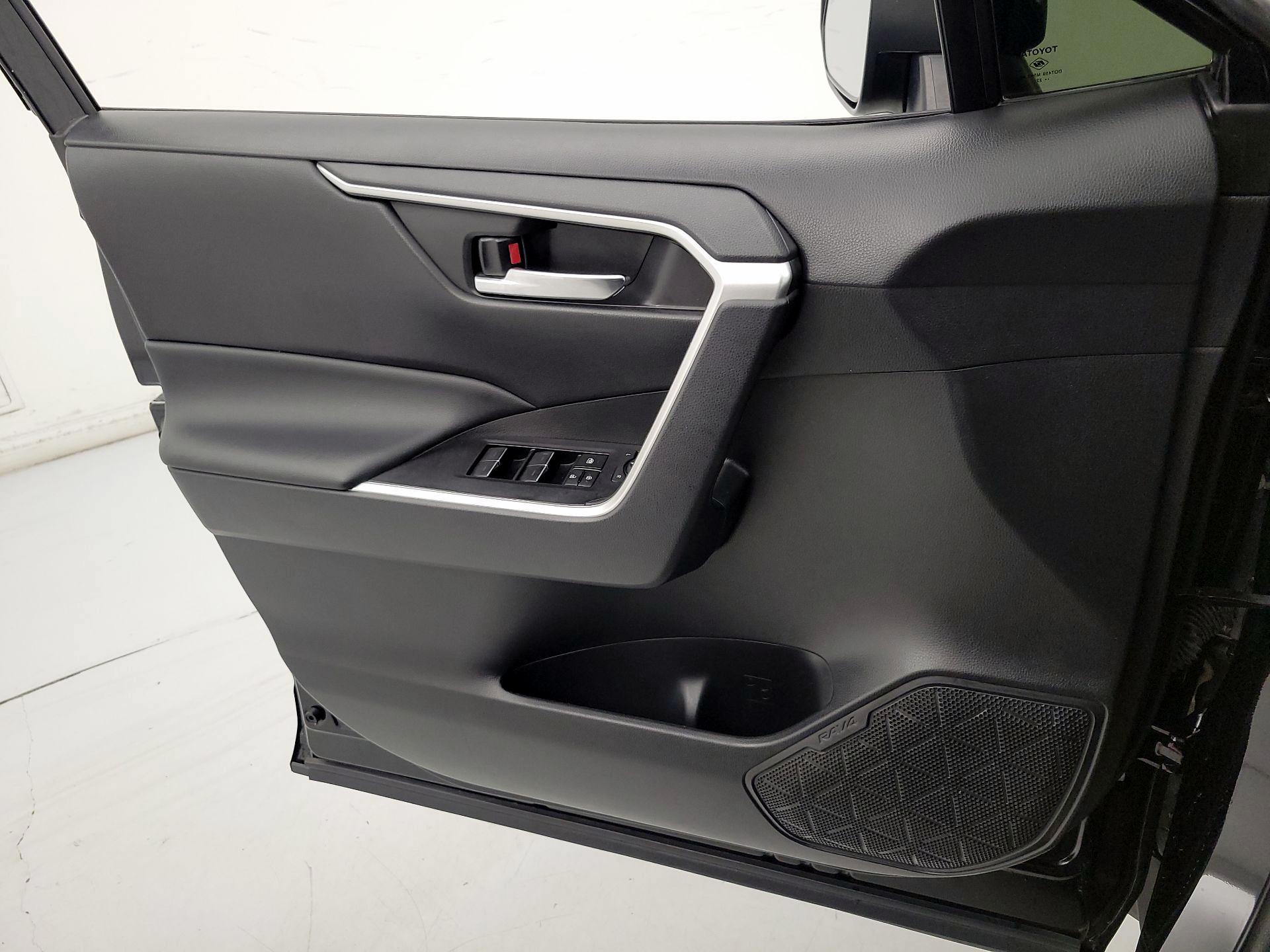 Thumbnail: 2023 Toyota RAV4 - 12