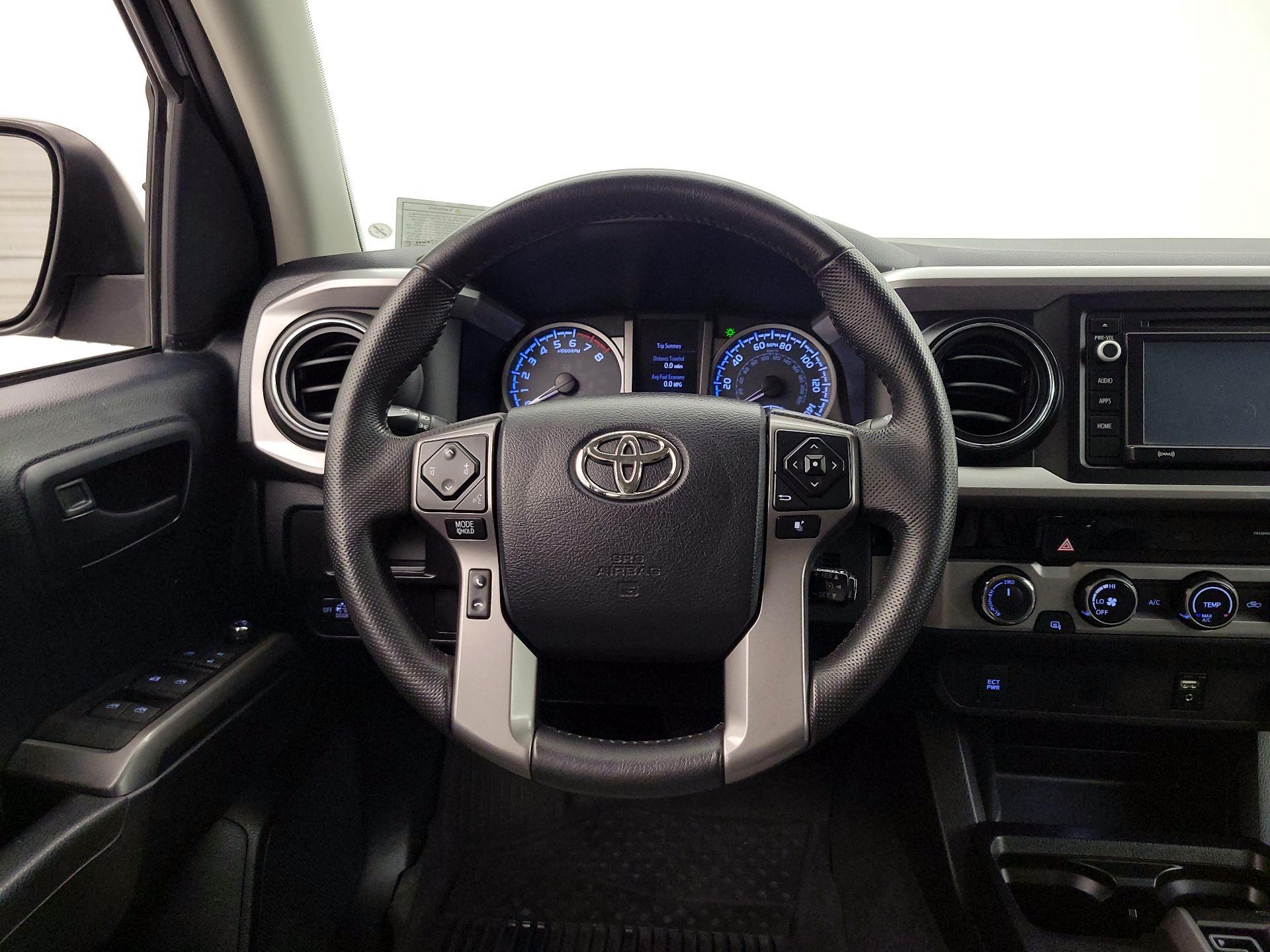 Thumbnail: 2016 Toyota Tacoma - 10