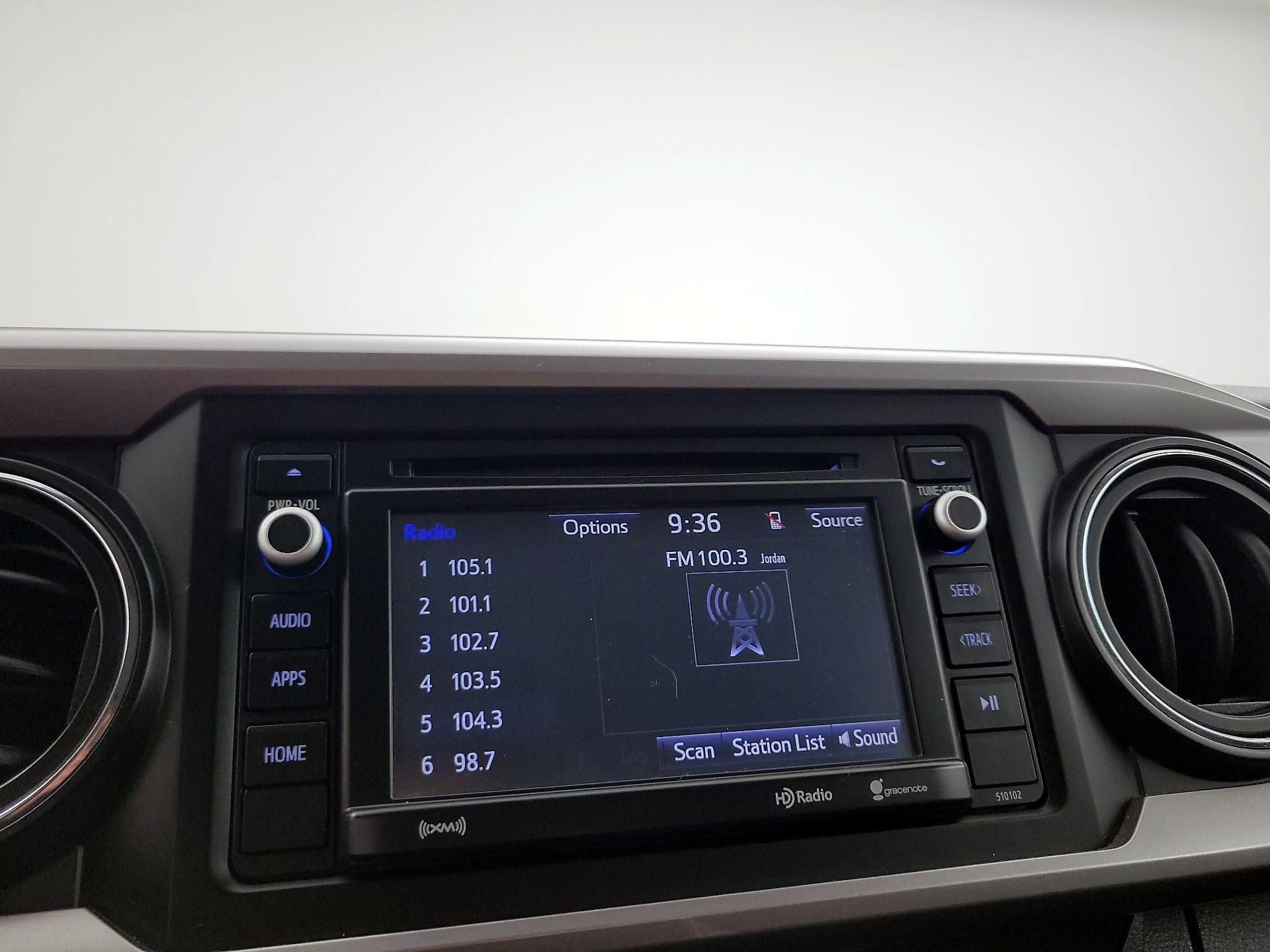 Thumbnail: 2016 Toyota Tacoma - 16