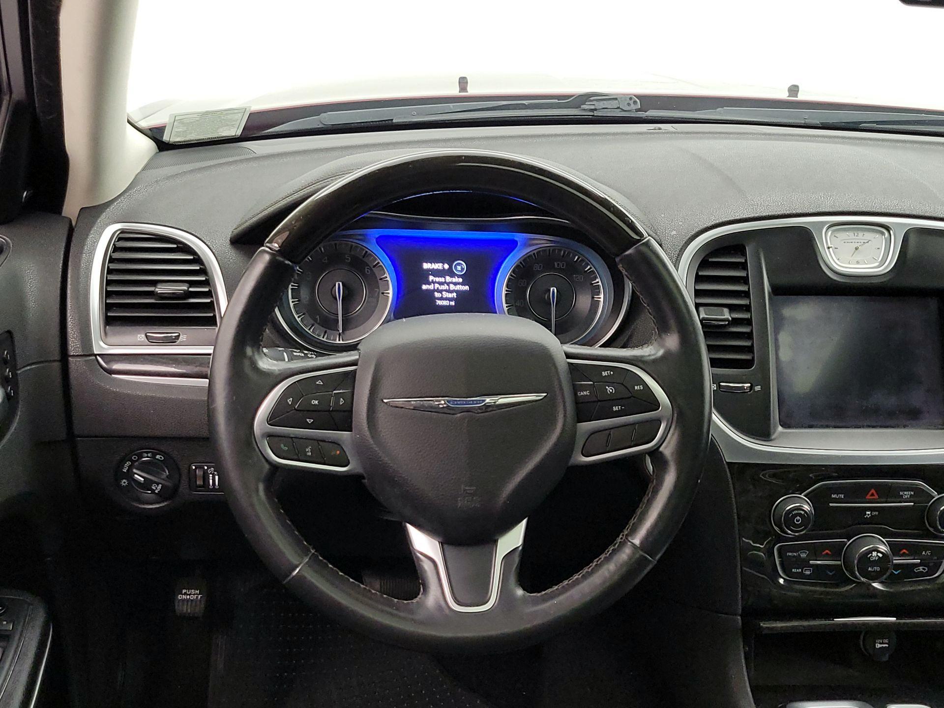 Thumbnail: 2019 Chrysler 300 - 10