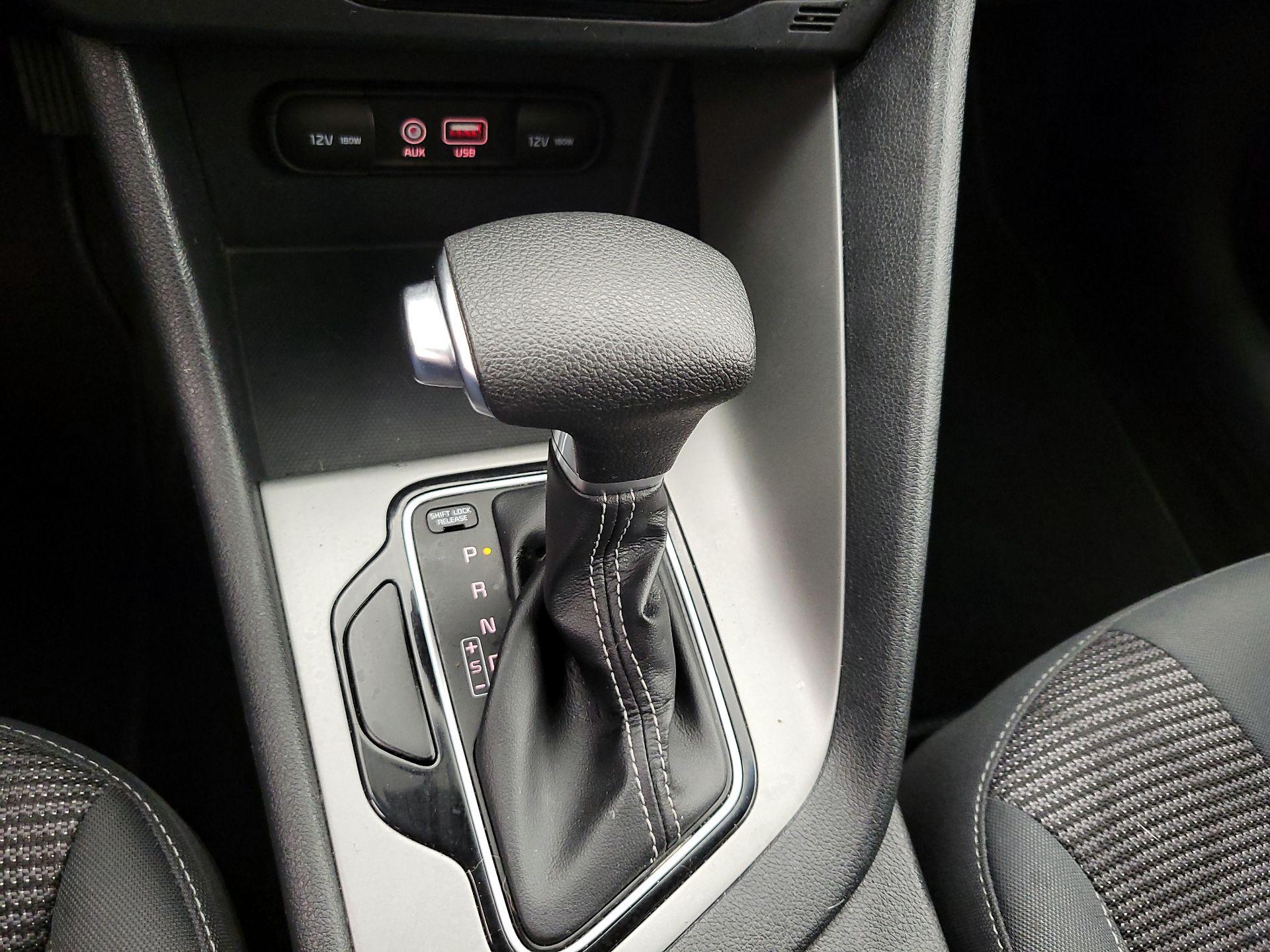 Thumbnail: 2019 Kia Niro - 17