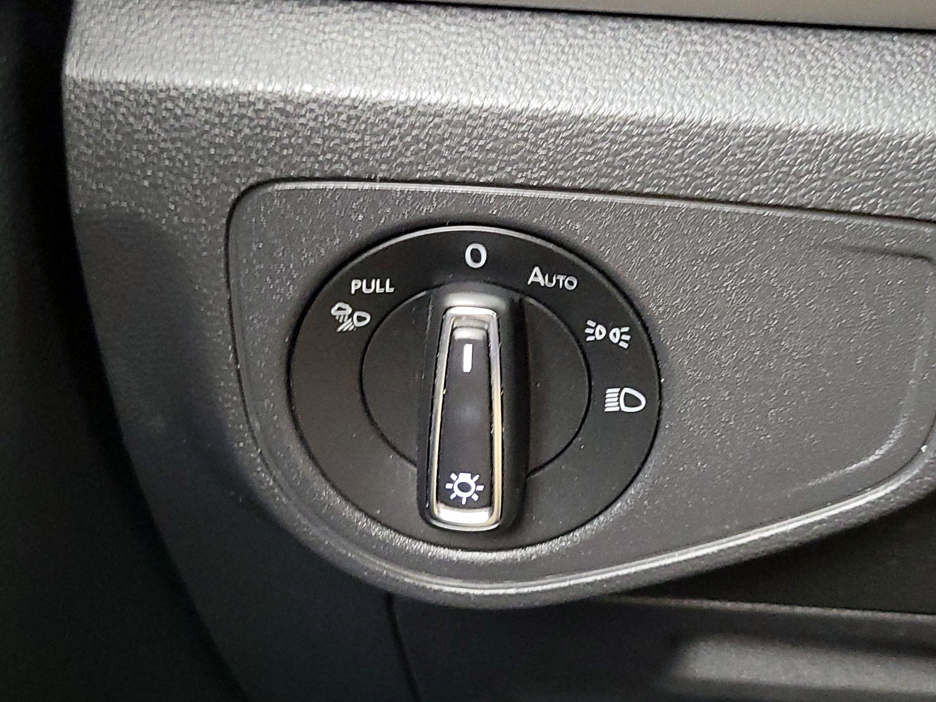 Thumbnail: 2022 Volkswagen Atlas - 13